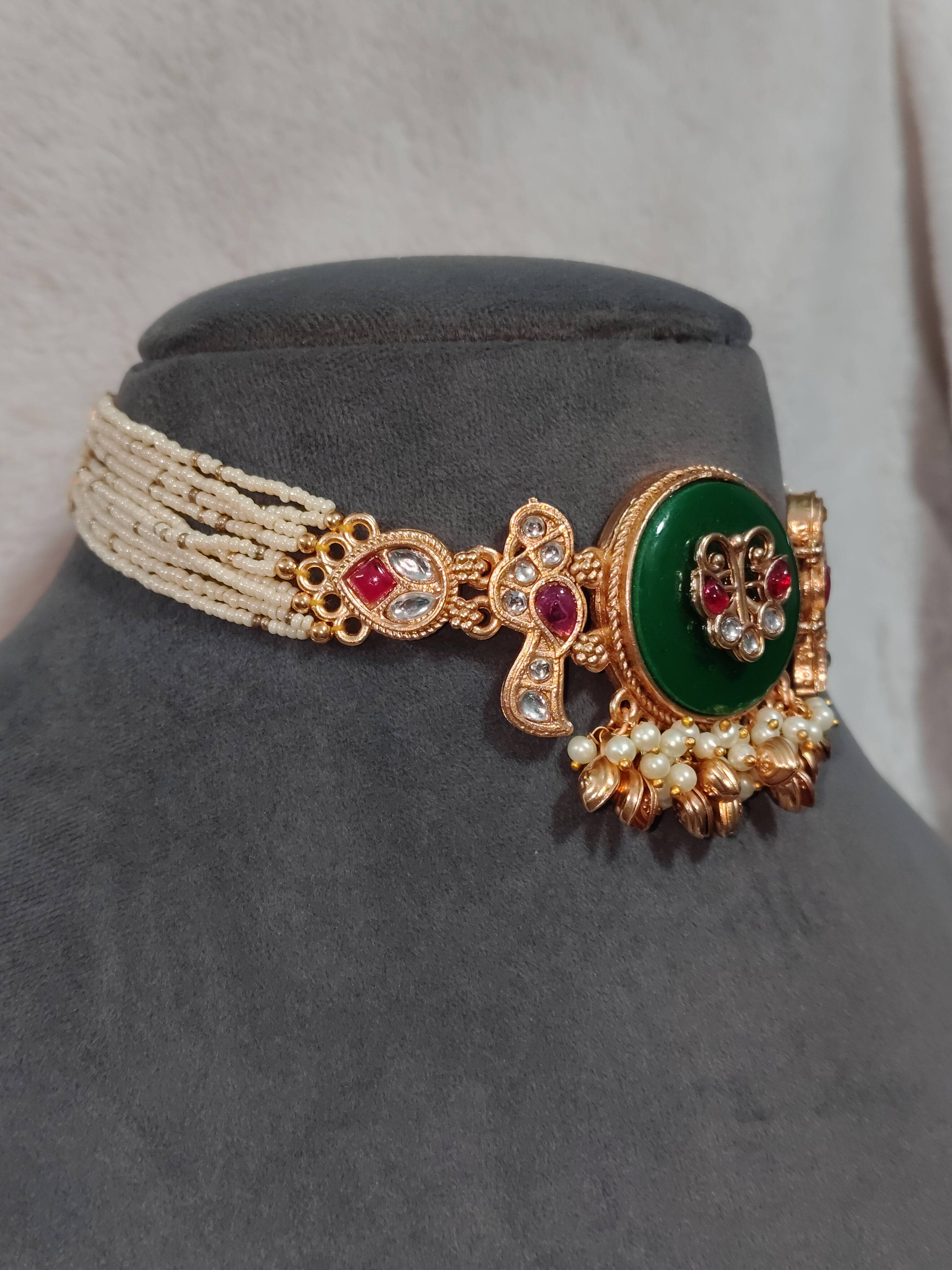 Royal Emerald Kundan Choker Necklace Set Roz Jewellers.