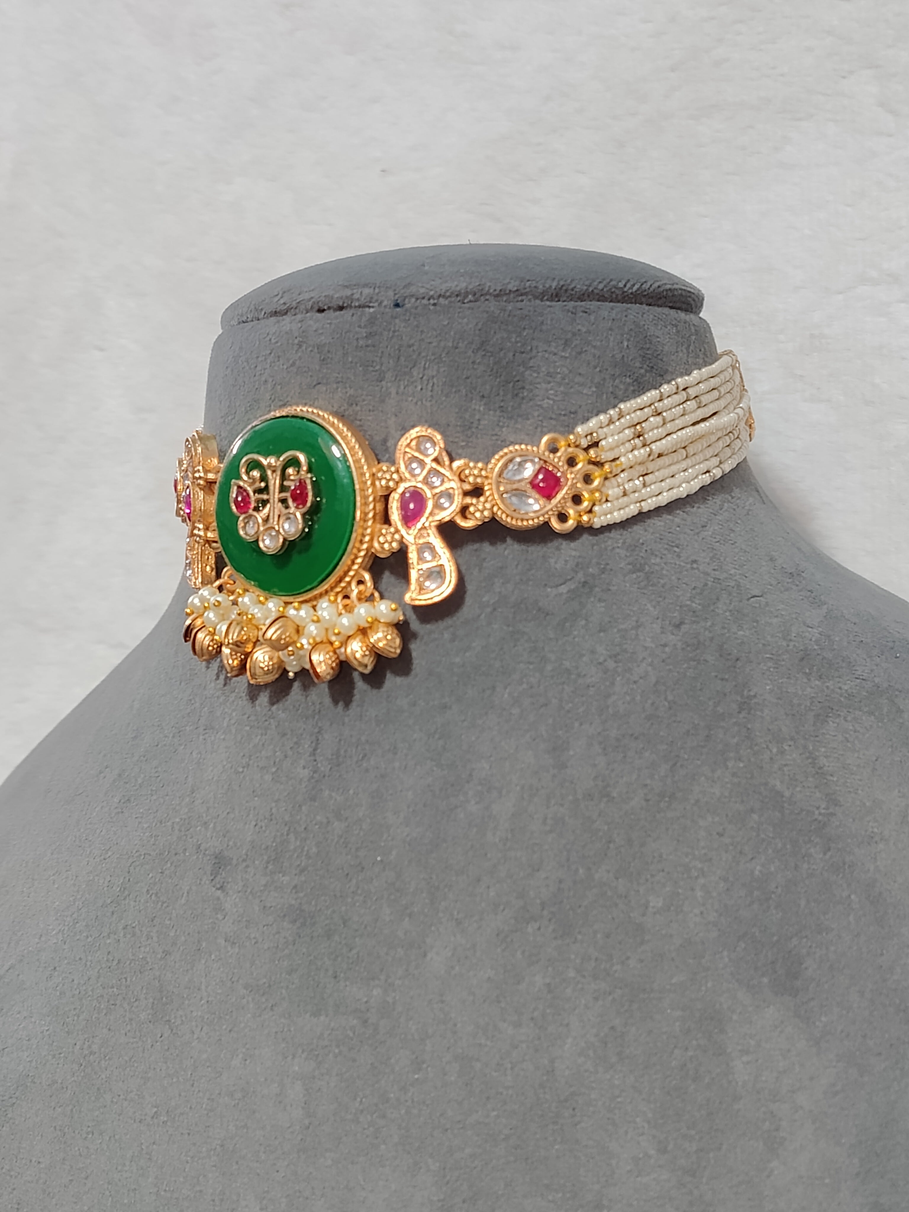 Royal Emerald Kundan Choker Necklace Set Roz Jewellers.