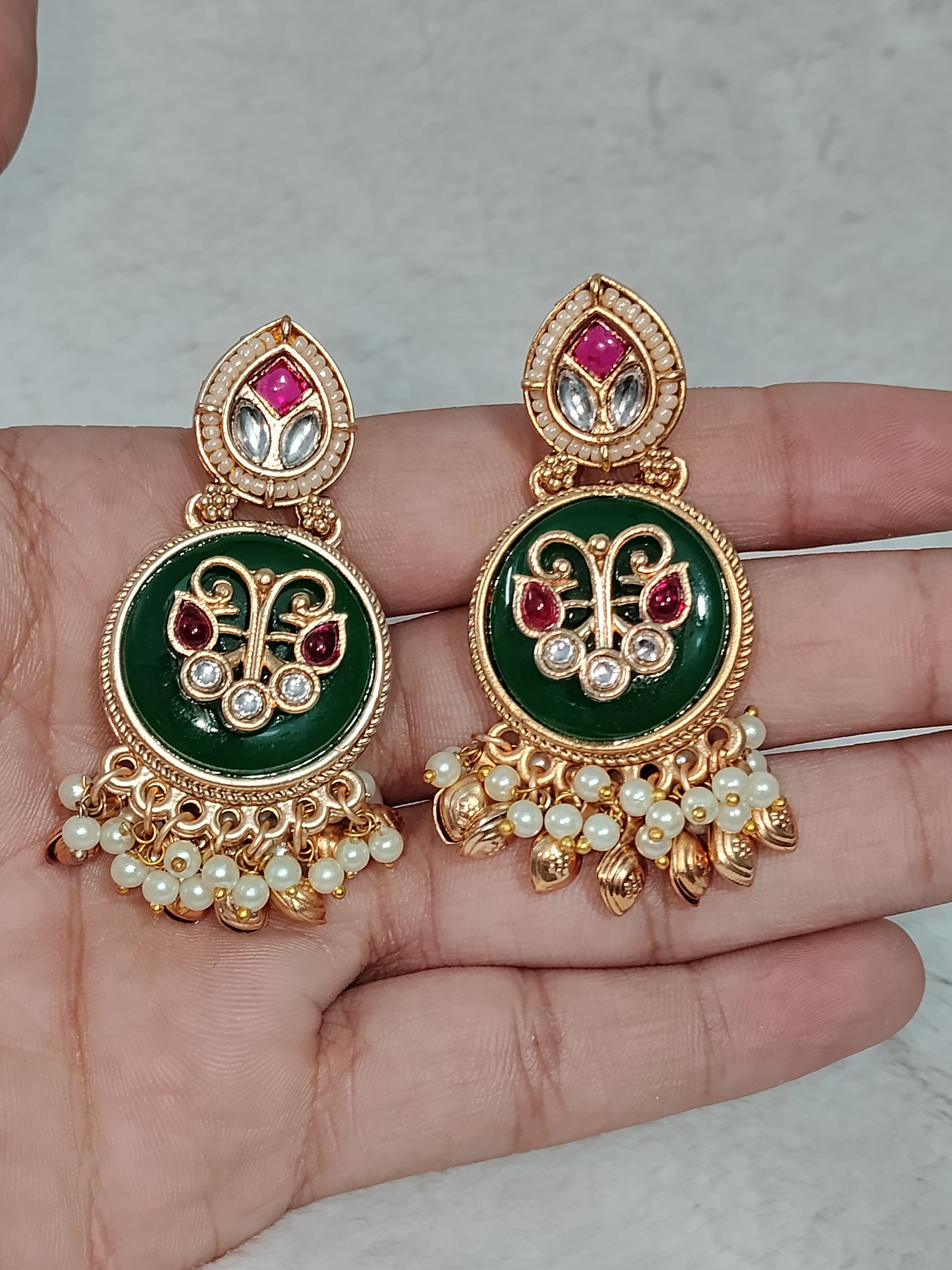 Royal Emerald Kundan Choker Necklace Set Roz Jewellers.