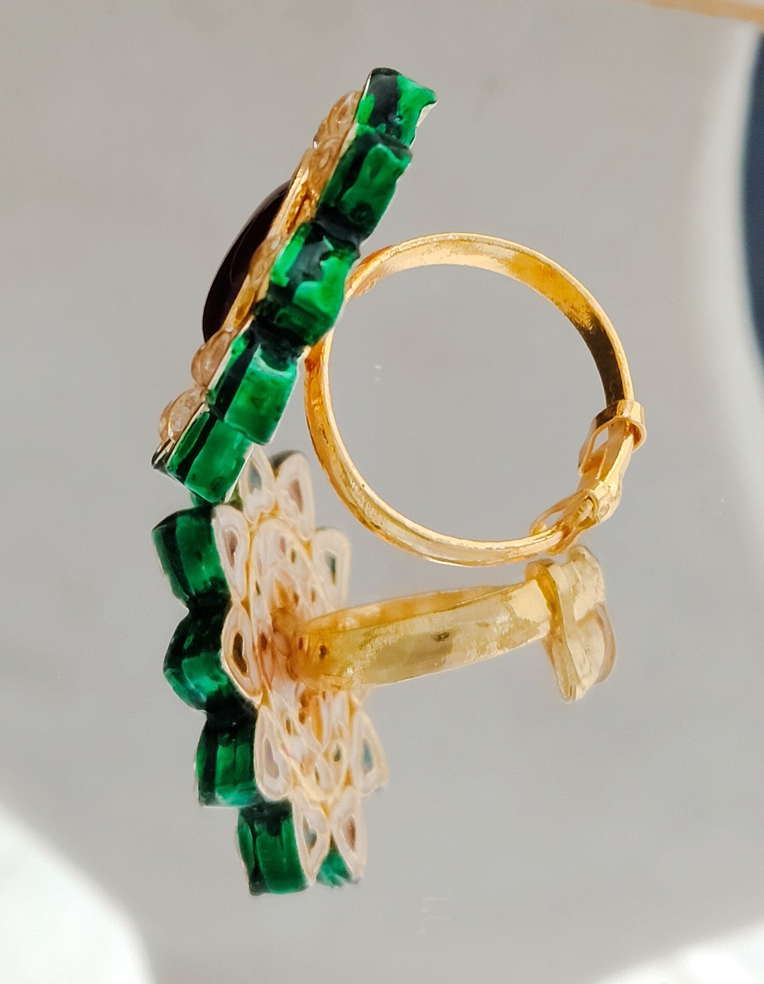 Vintage Kundan Ring with Handcrafted Detailing Roz Jewellers