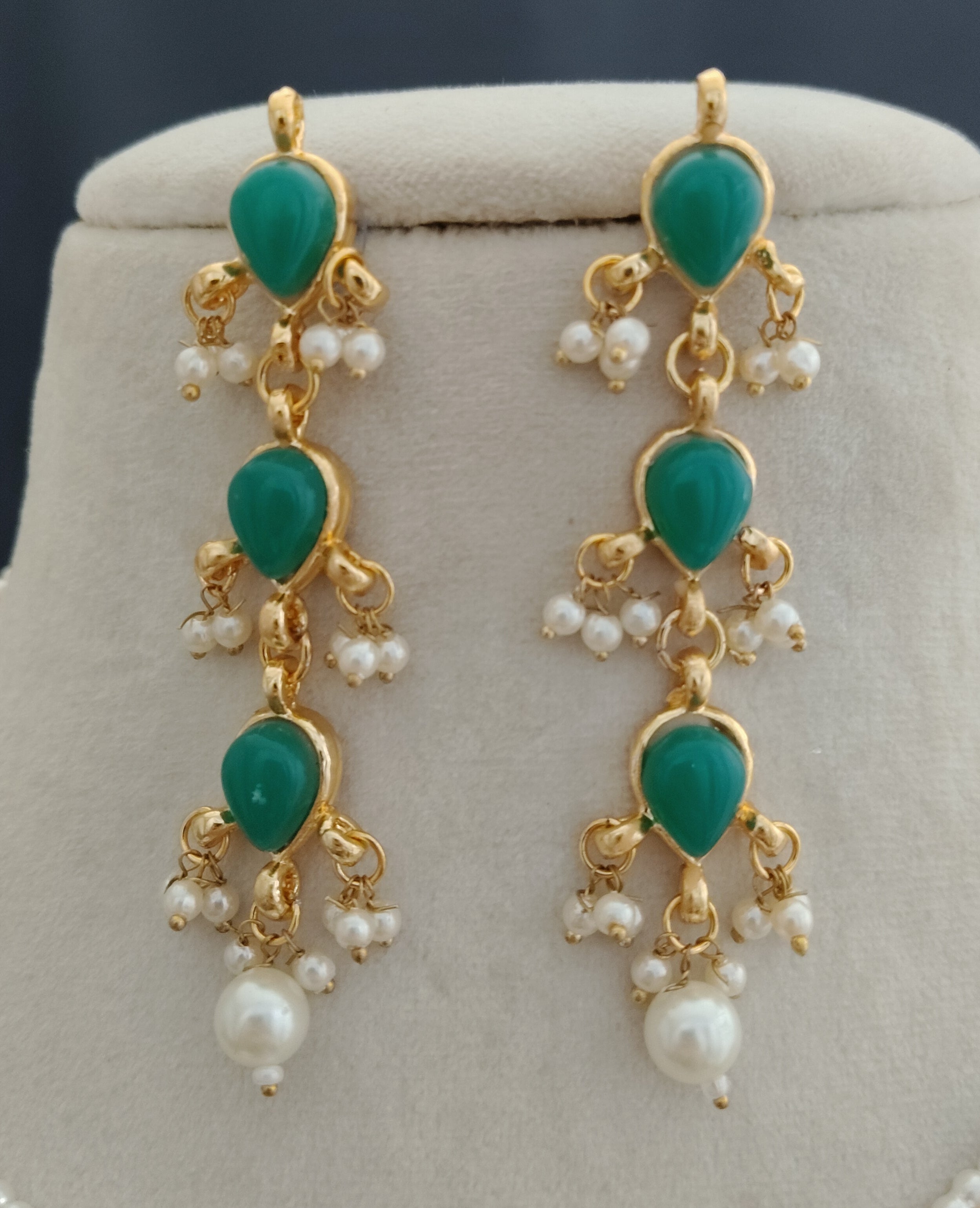 Kundan Emerald Green Teardrop Pearl Necklace Set with Long Earrings Roz Jewelle