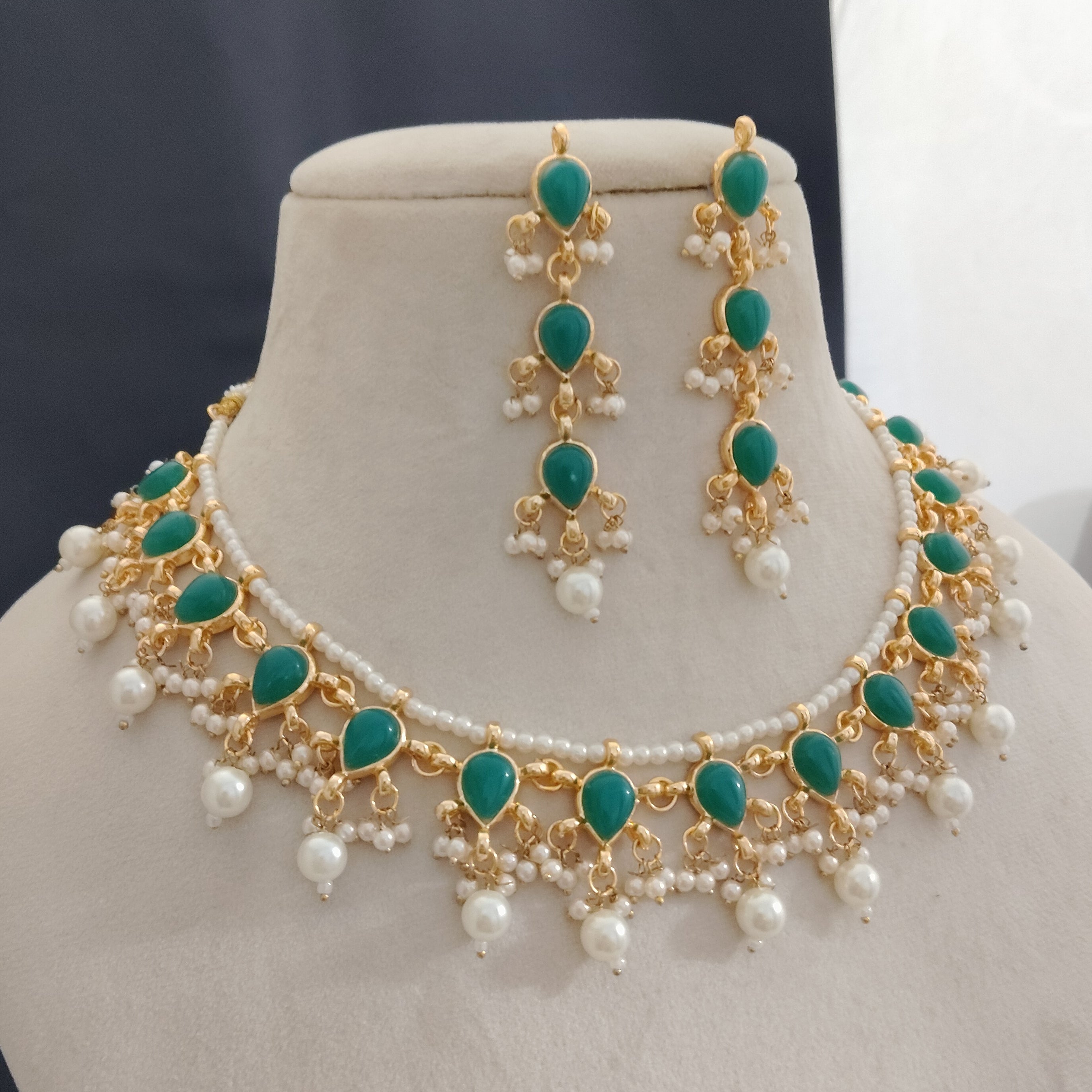 Kundan Emerald Green Teardrop Pearl Necklace Set with Long Earrings Roz Jewelle
