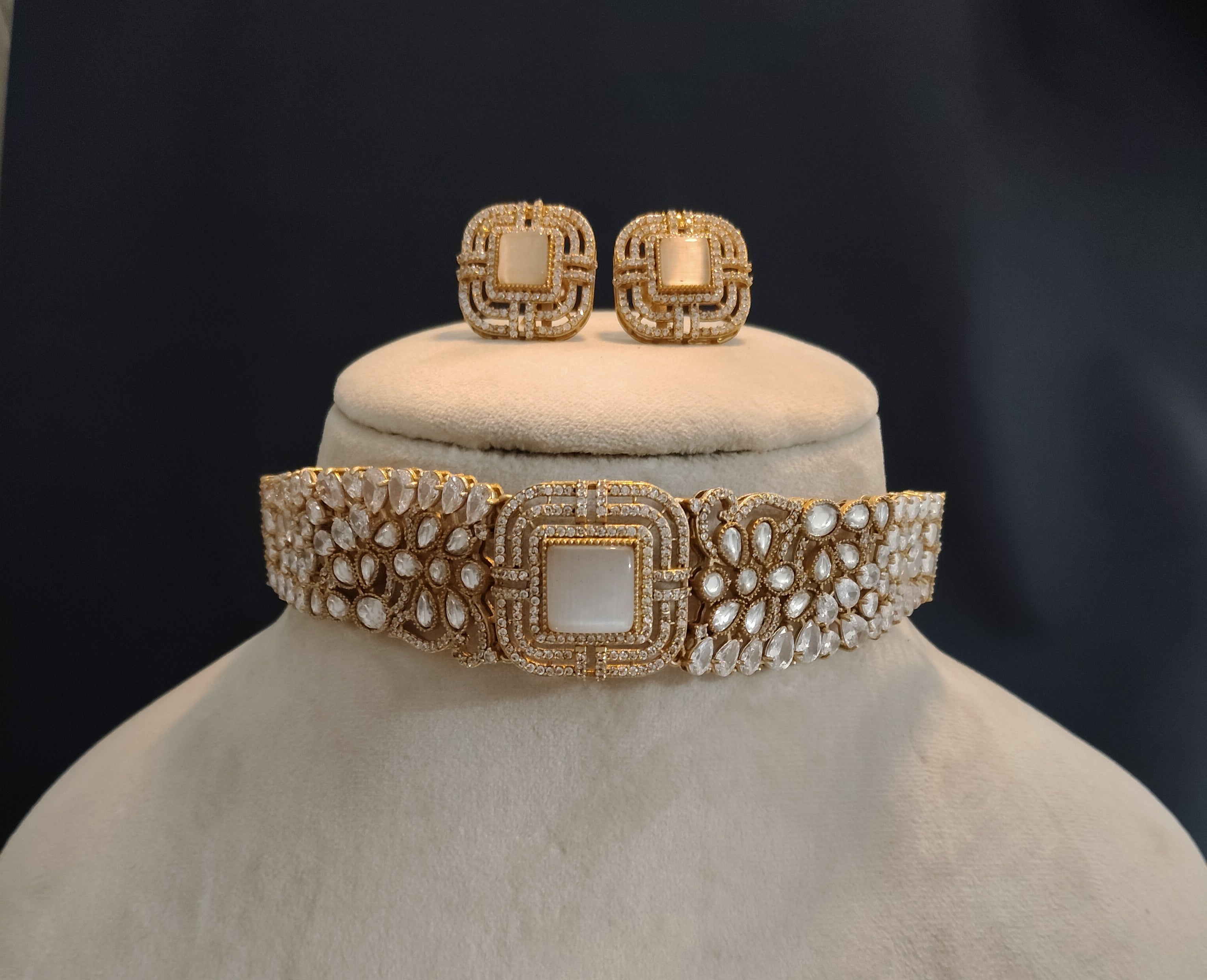 Rania Handcrafted White Pearl Kundan Royal Choker Set Roz Jewellers.
