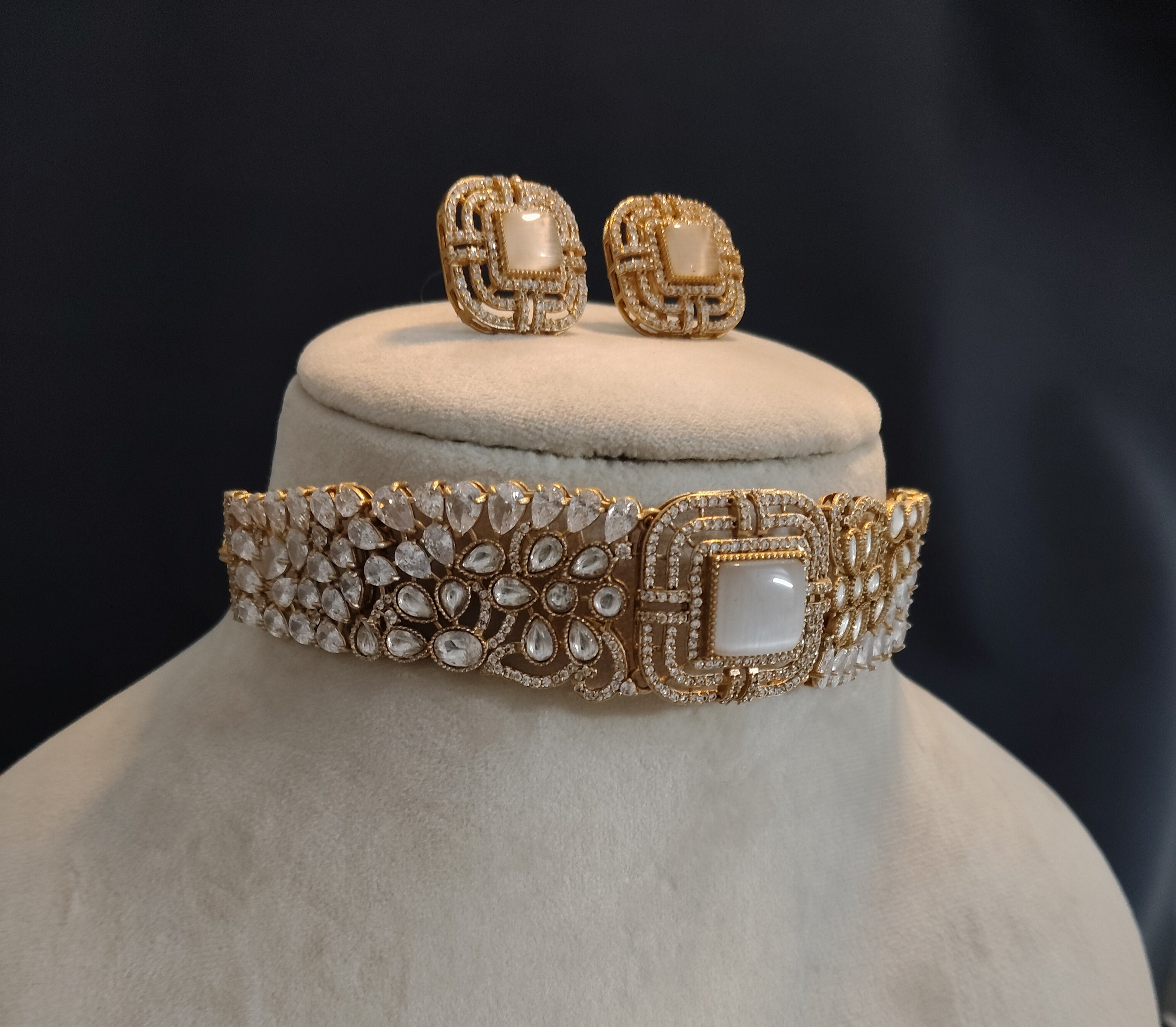 Rania Handcrafted White Pearl Kundan Royal Choker Set Roz Jewellers.