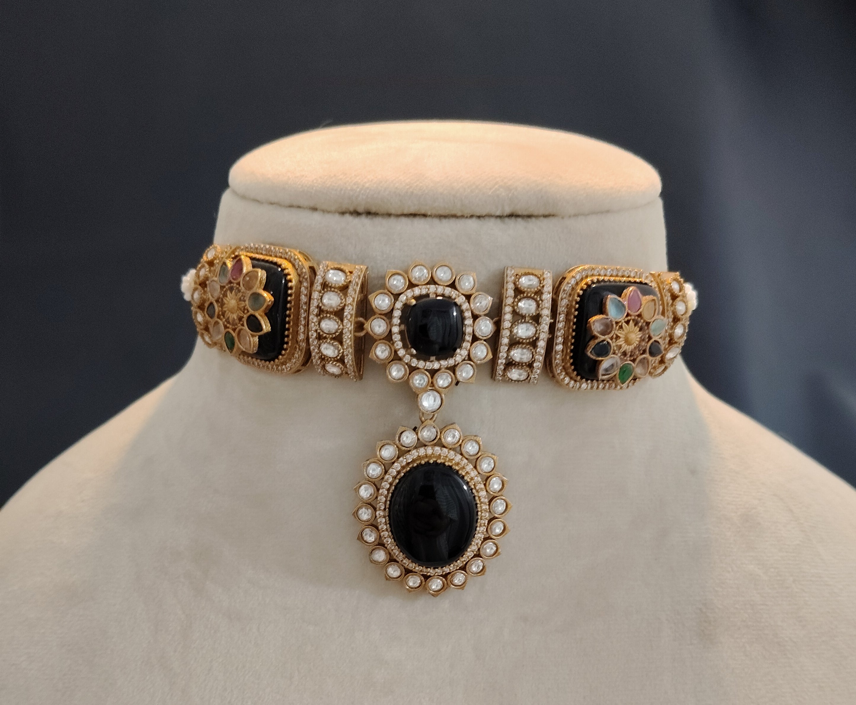 Latifa Black Stone Handmade Kundan Choker Set Roz Jewellers.