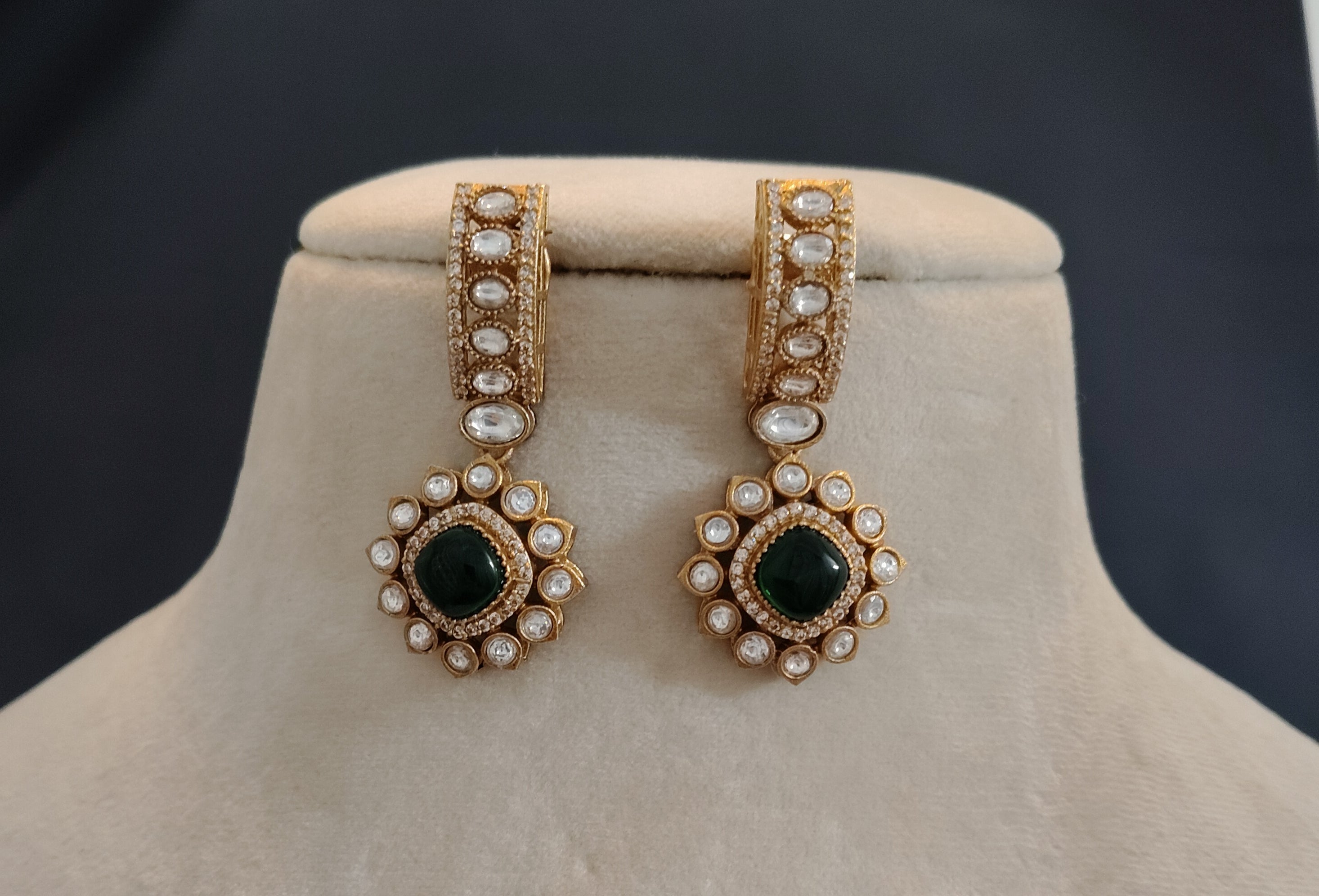 Amina Multicolour Emerald Handmade Kundan Choker Set Roz Jewellers.
