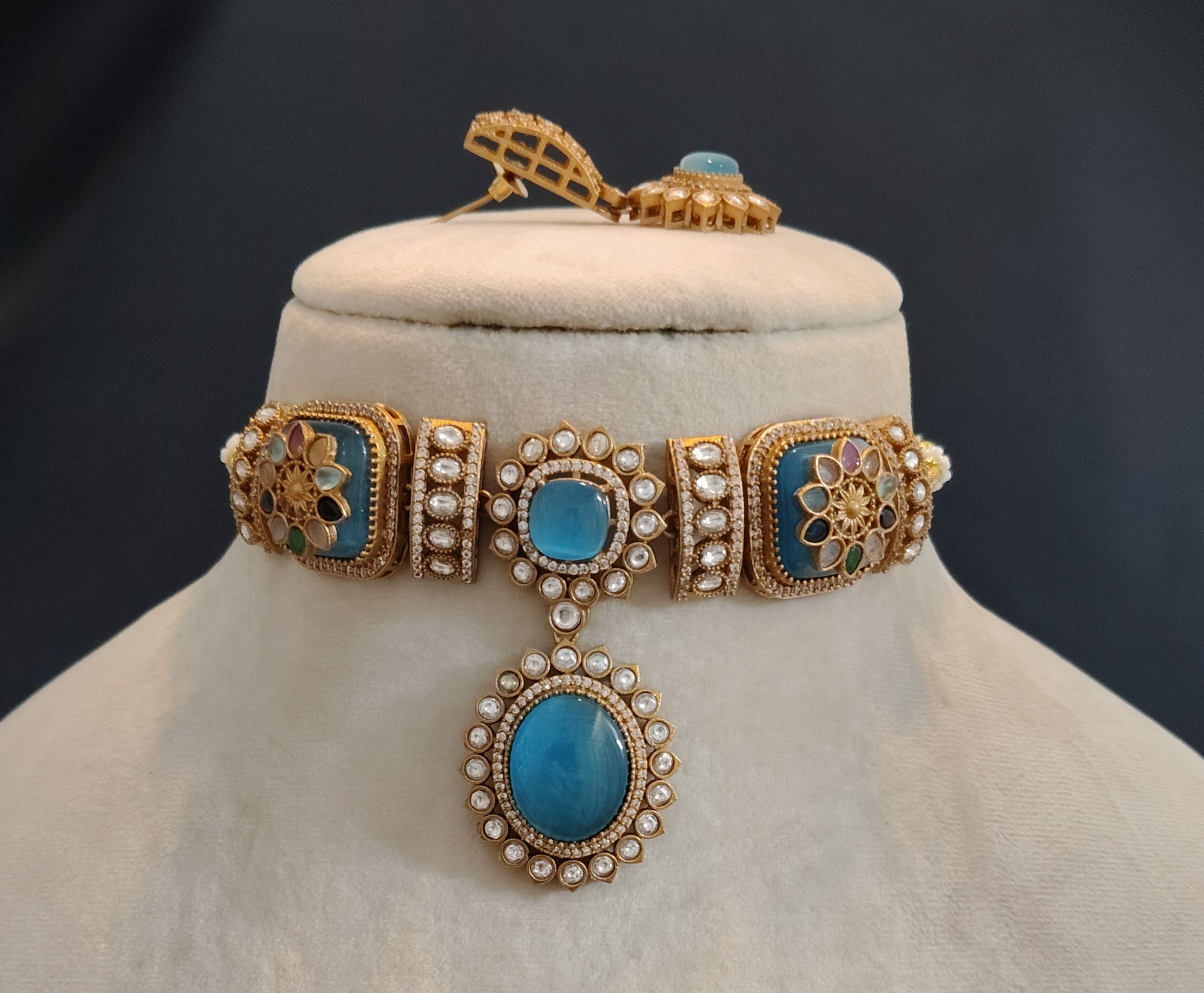 Hessa Floral Kundan with Pearl Accents Choker Set Roz Jewellers.