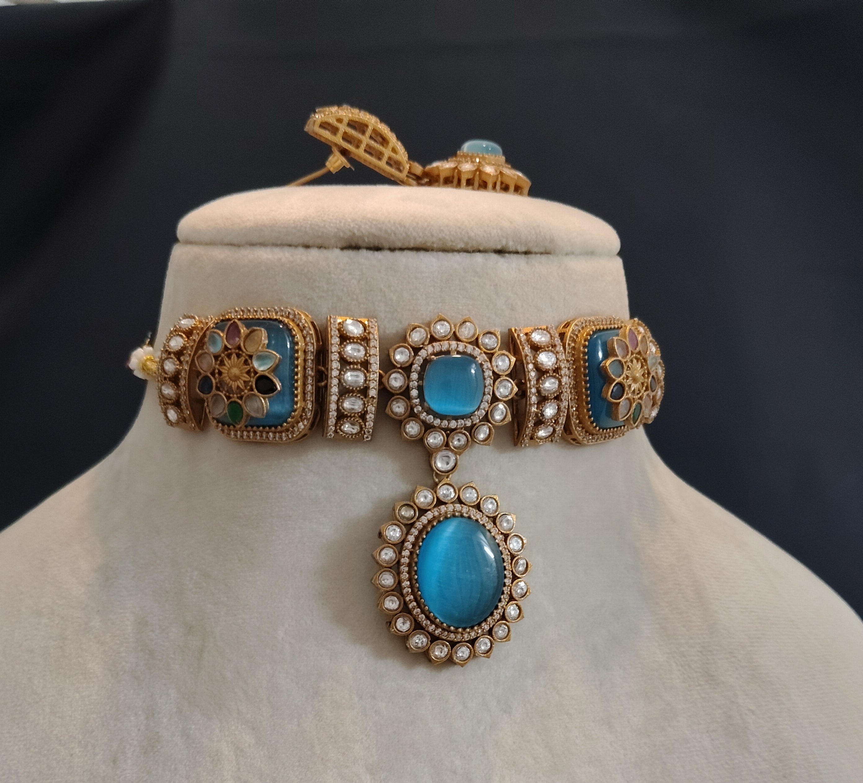 Hessa Floral Kundan with Pearl Accents Choker Set Roz Jewellers.