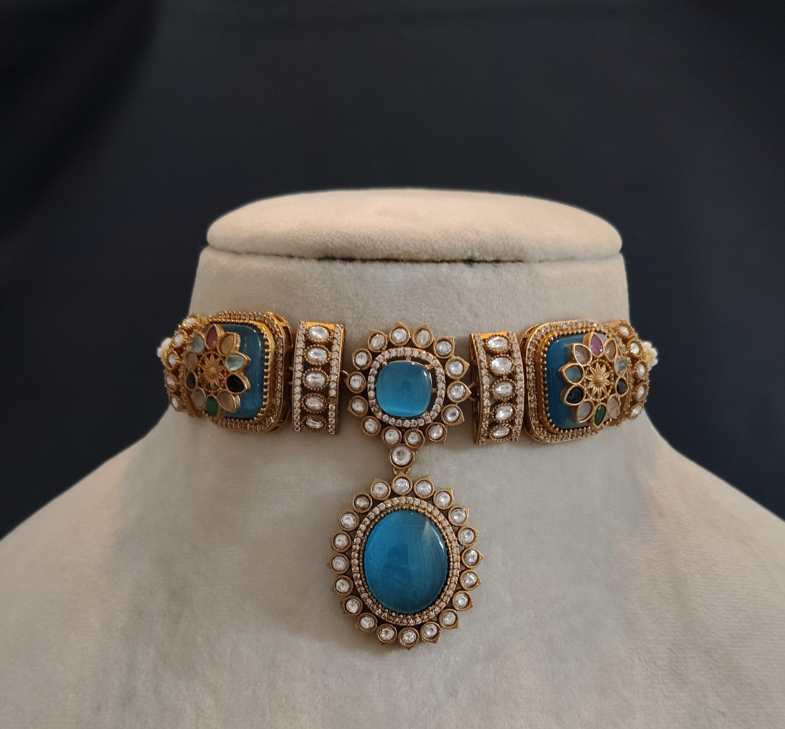 Hessa Floral Kundan with Pearl Accents Choker Set Roz Jewellers.