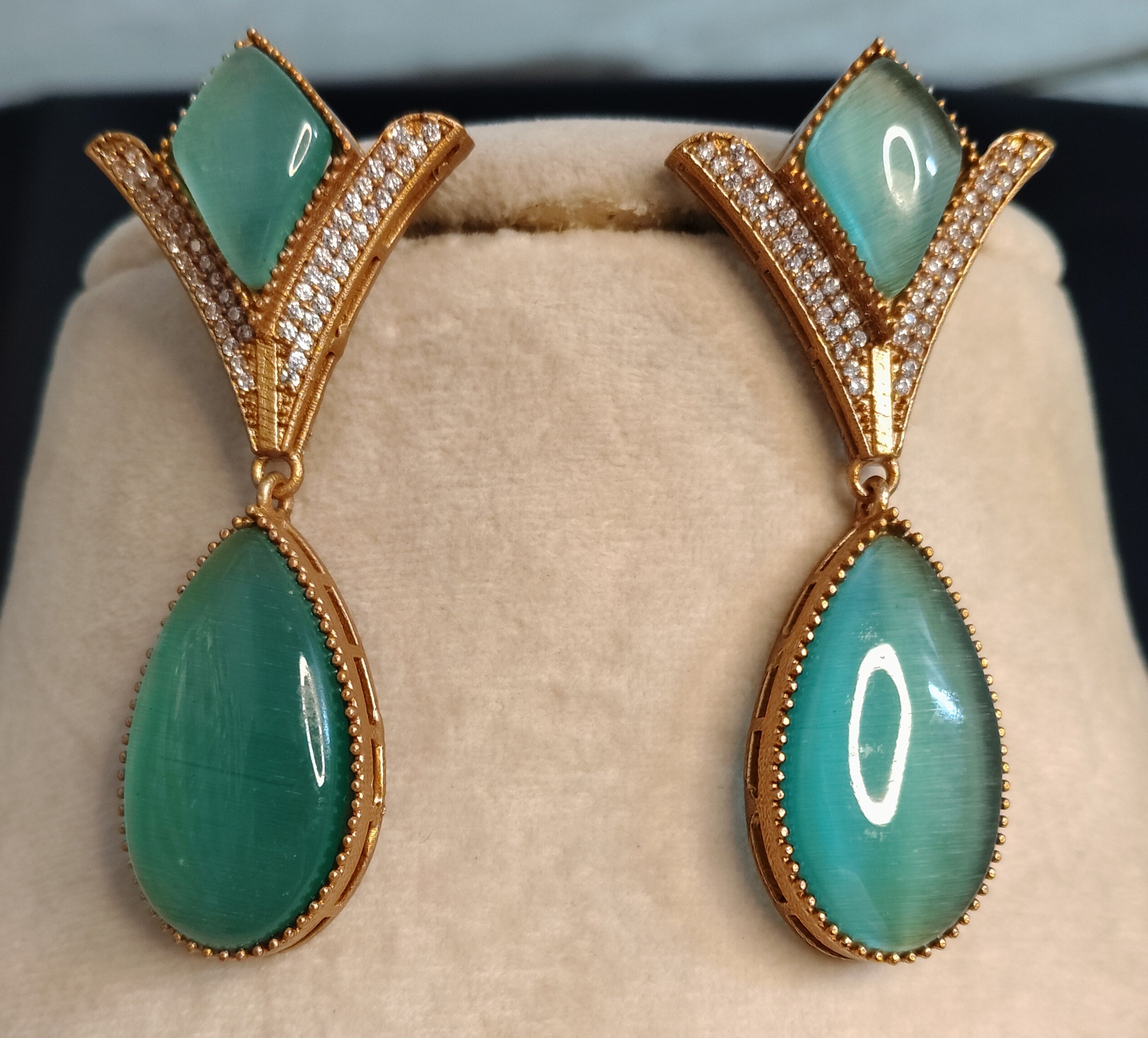Eshal Handcrafted Mint Green Kundan Necklace with Teardrop Roz Jewellers