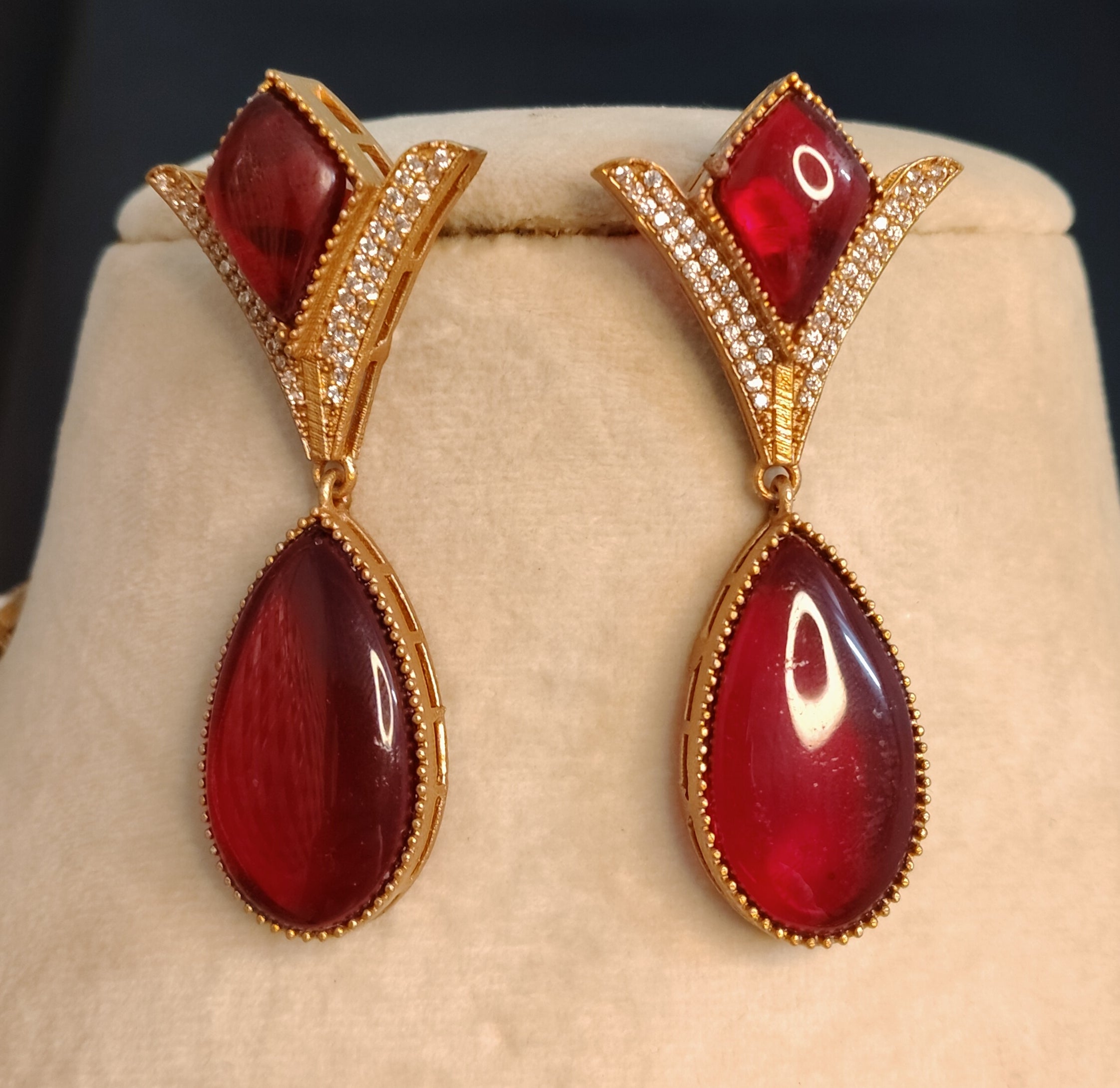 Ayra Pakistani Design Ruby Red Kundan Necklace with Teardrop Roz Jewellers.