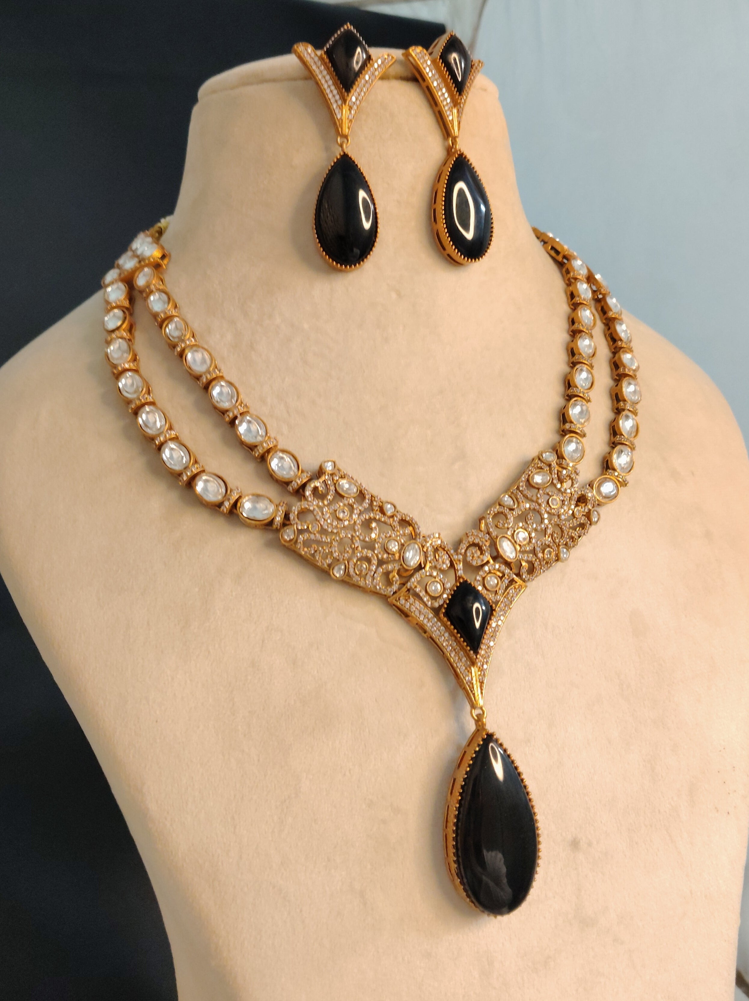 Mehar Indian Bridal Black Onyx Kundan Necklace Set Roz Jewellers.