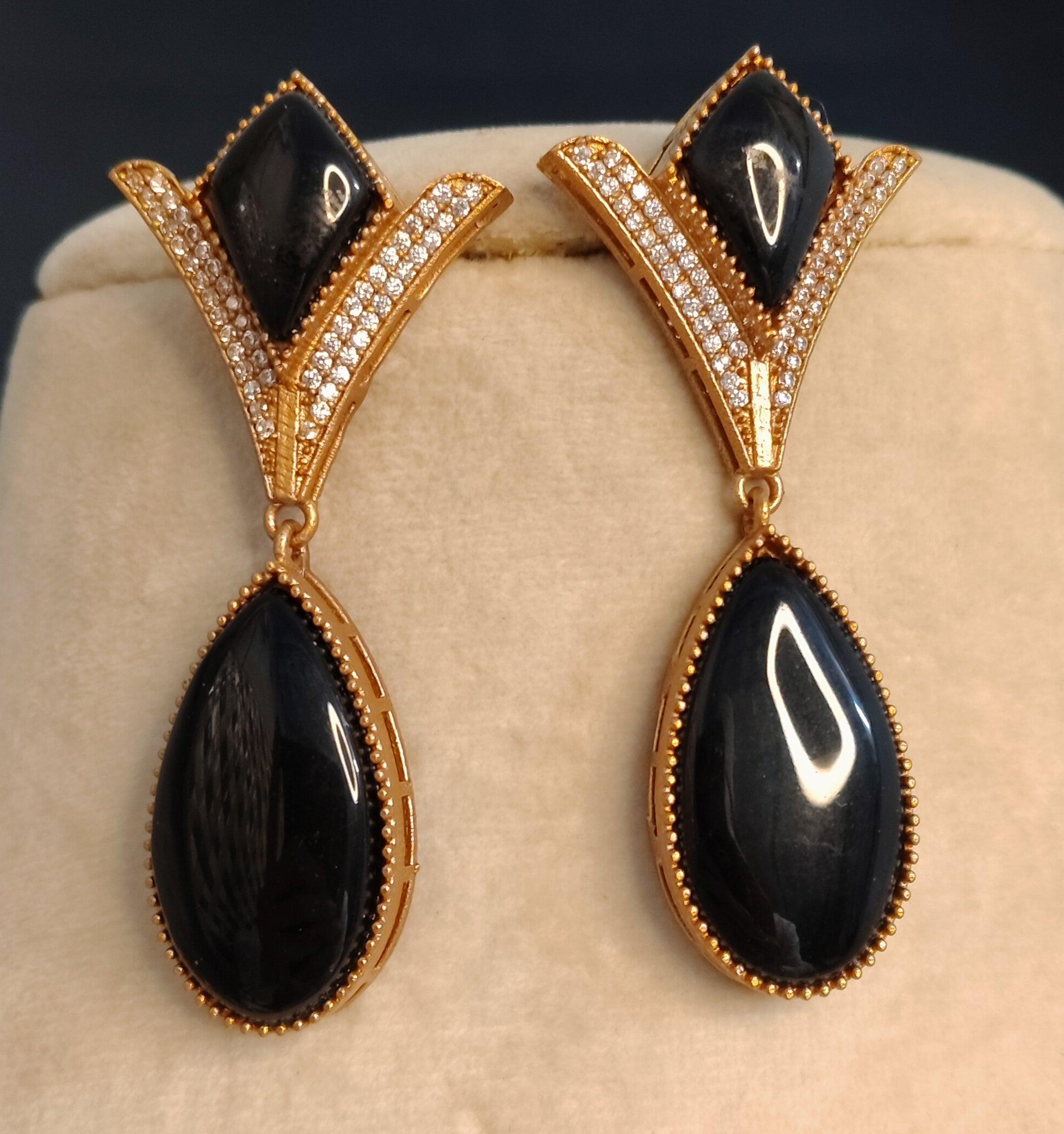 Mehar Indian Bridal Black Onyx Kundan Necklace Set Roz Jewellers.