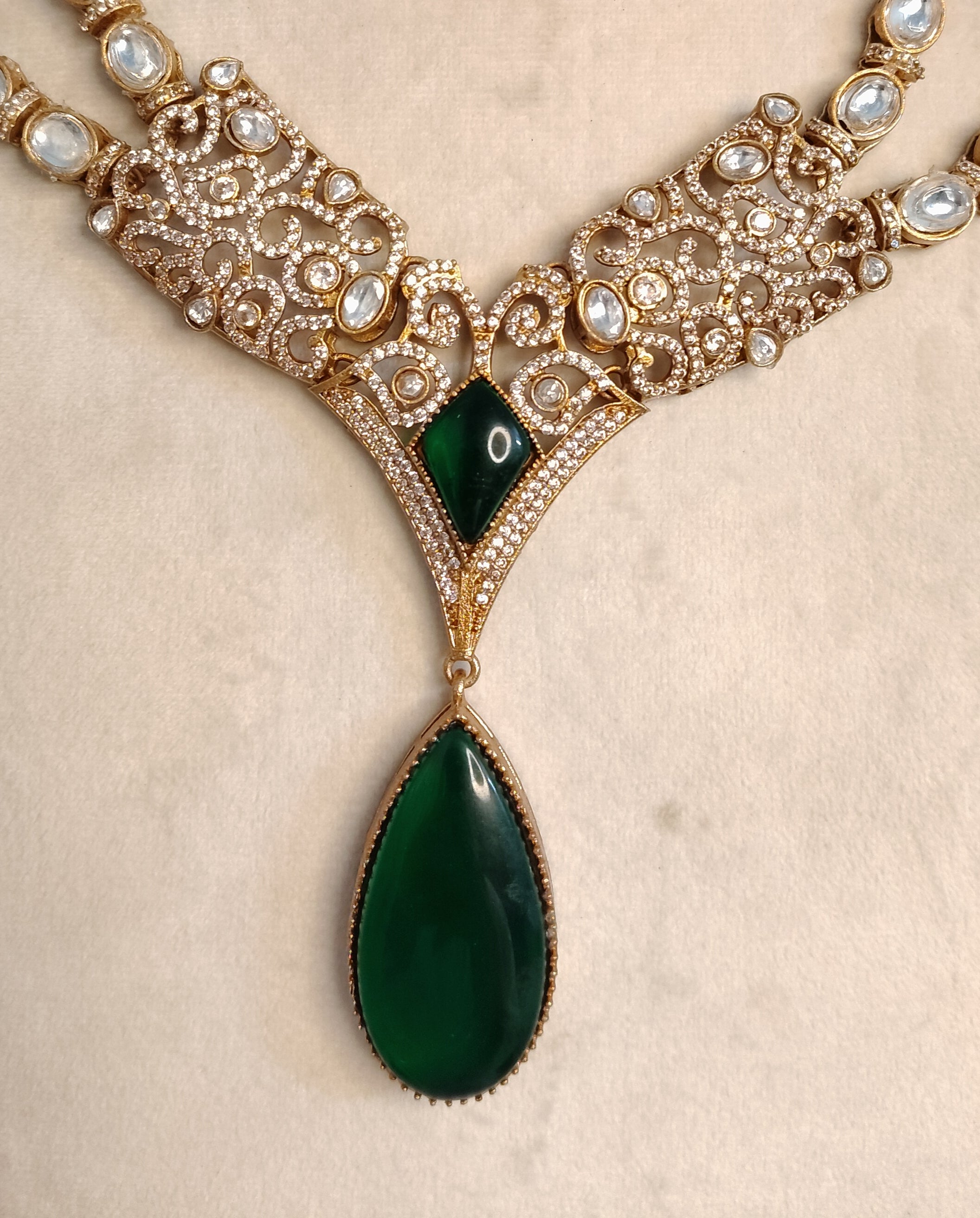 Aabish Indian Royal Emerald Green Kundan Teardrop Necklace Set Roz Jewellers.