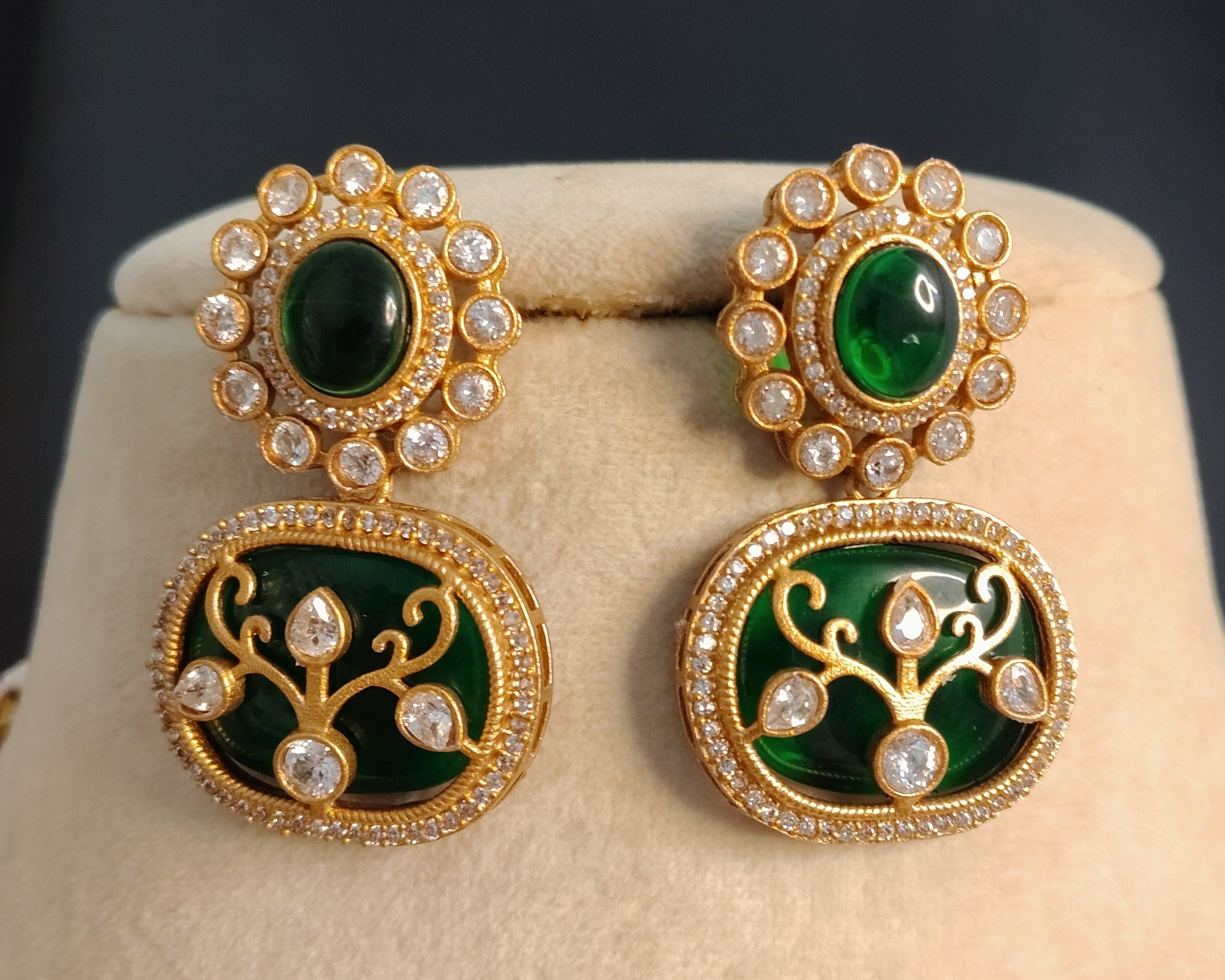 Nadira Luxury Bridal Emerald Floral of Kundan Necklace Set Roz Jewellers.