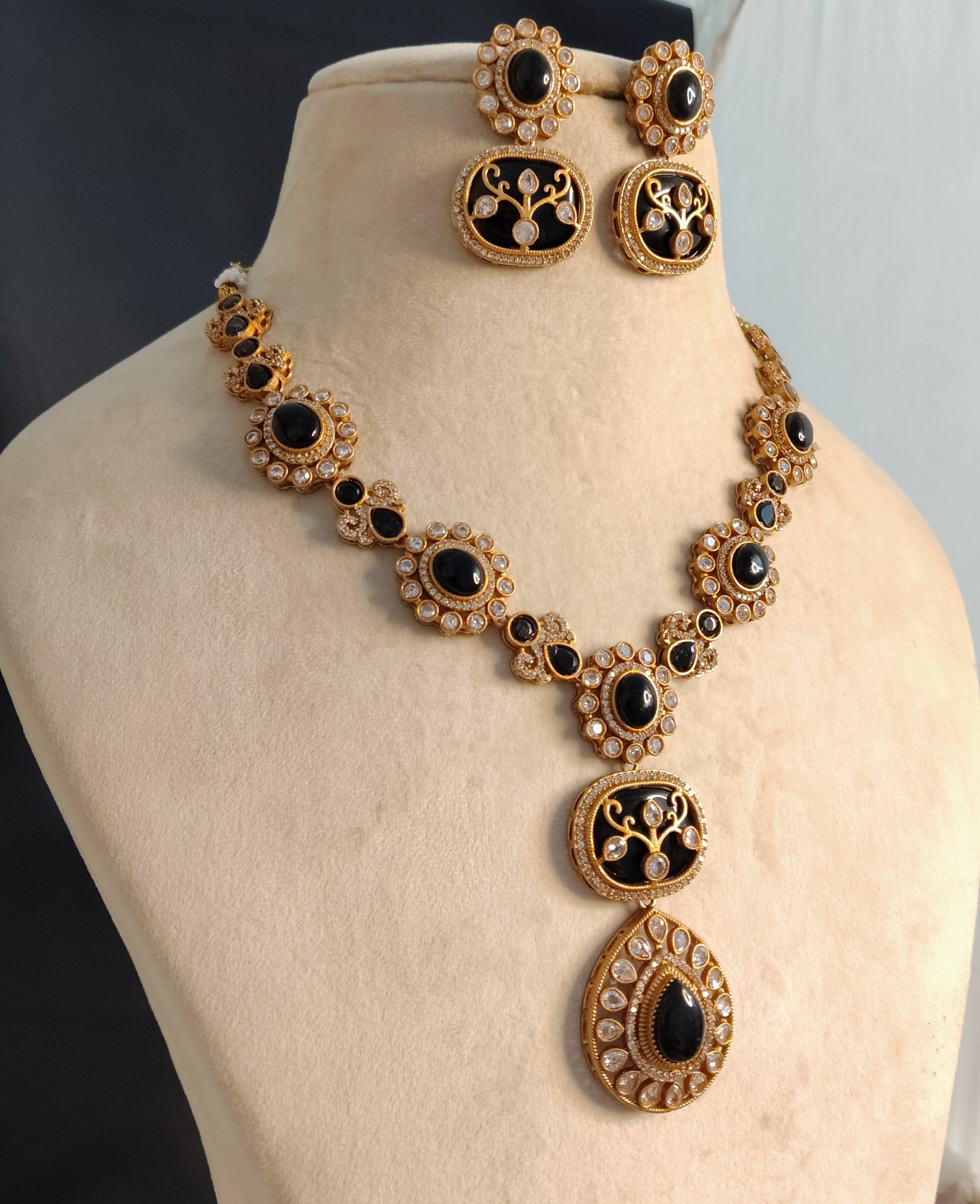 Momina Wedding Guest Jewelry Black Onyx, Kundan Statement Necklace Roz Jewellers