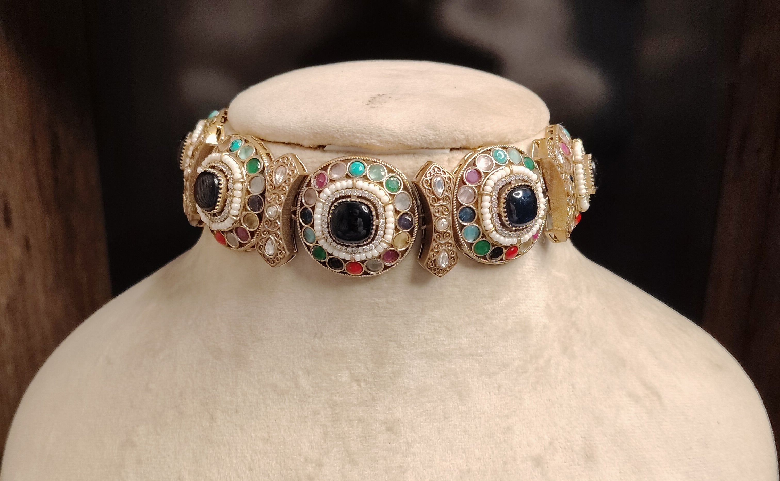 Haneen Bridal Black Stone Heritage Statement Kundan Choker Set Roz Jwellers.