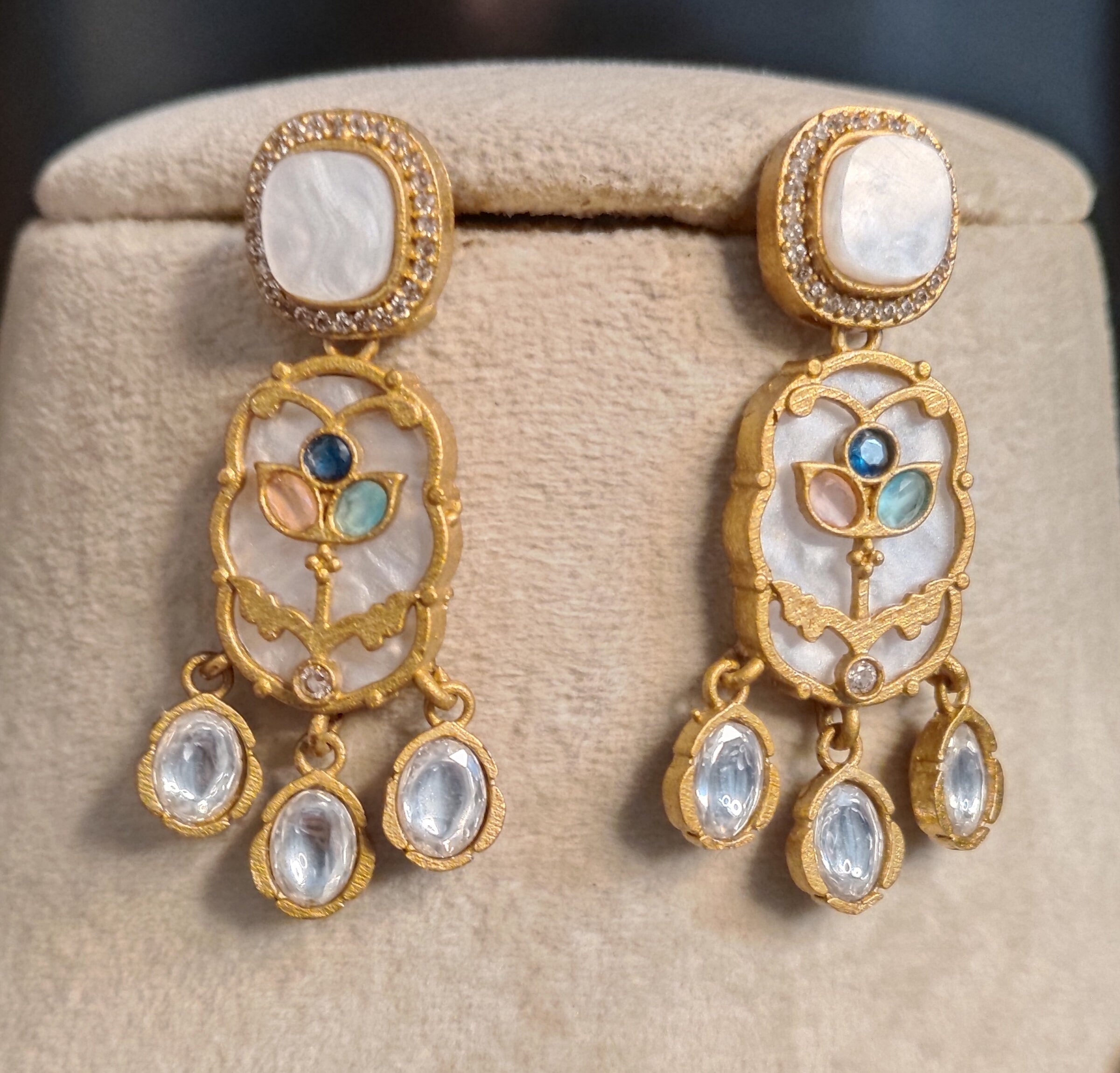 Zimal White Heritage Kundan Inlay Necklace Set Roz Jewellers.