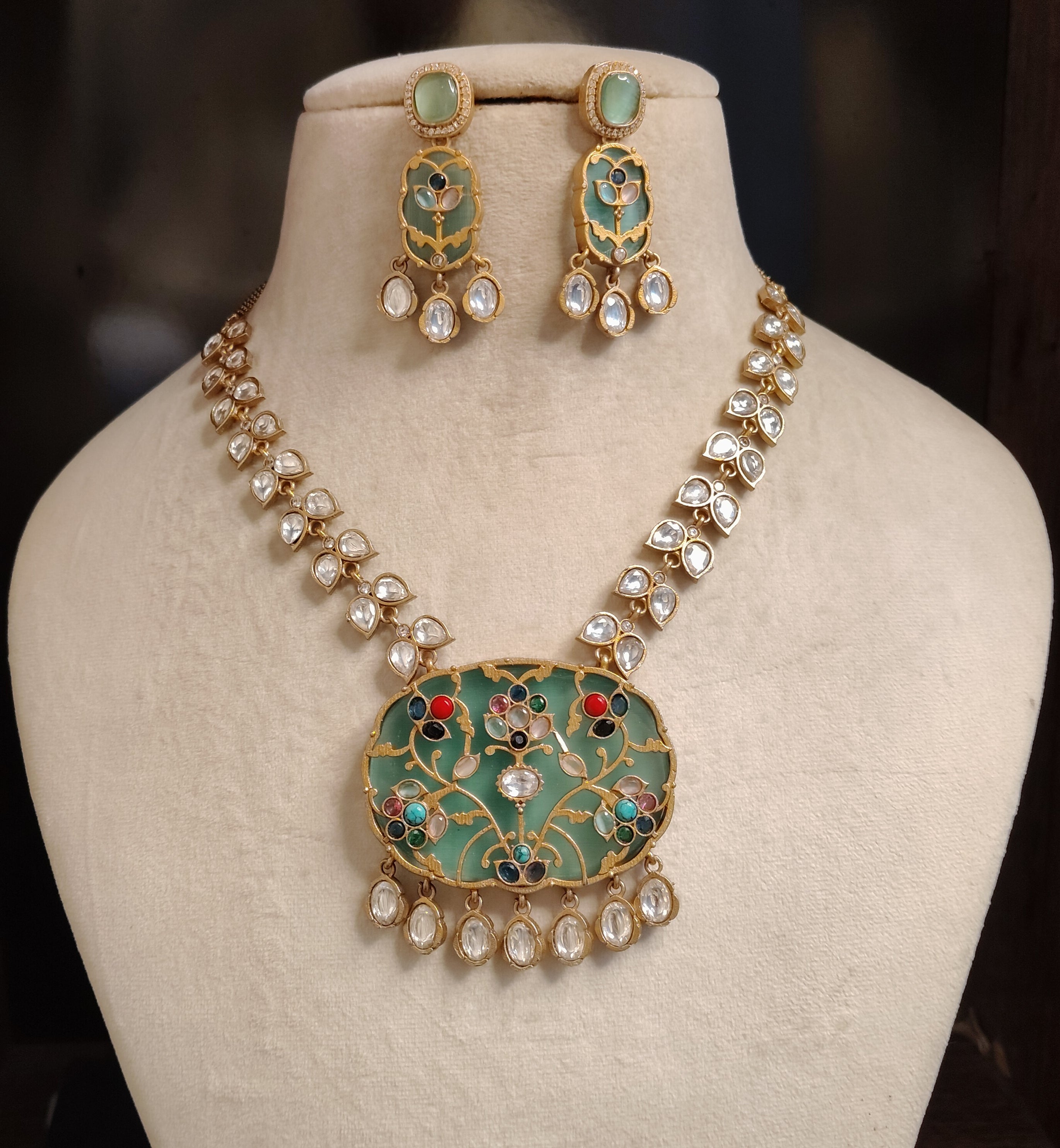 Salsabeel Pakistani Mint Green Kundan Inlay Necklace Set Roz Jewellers.