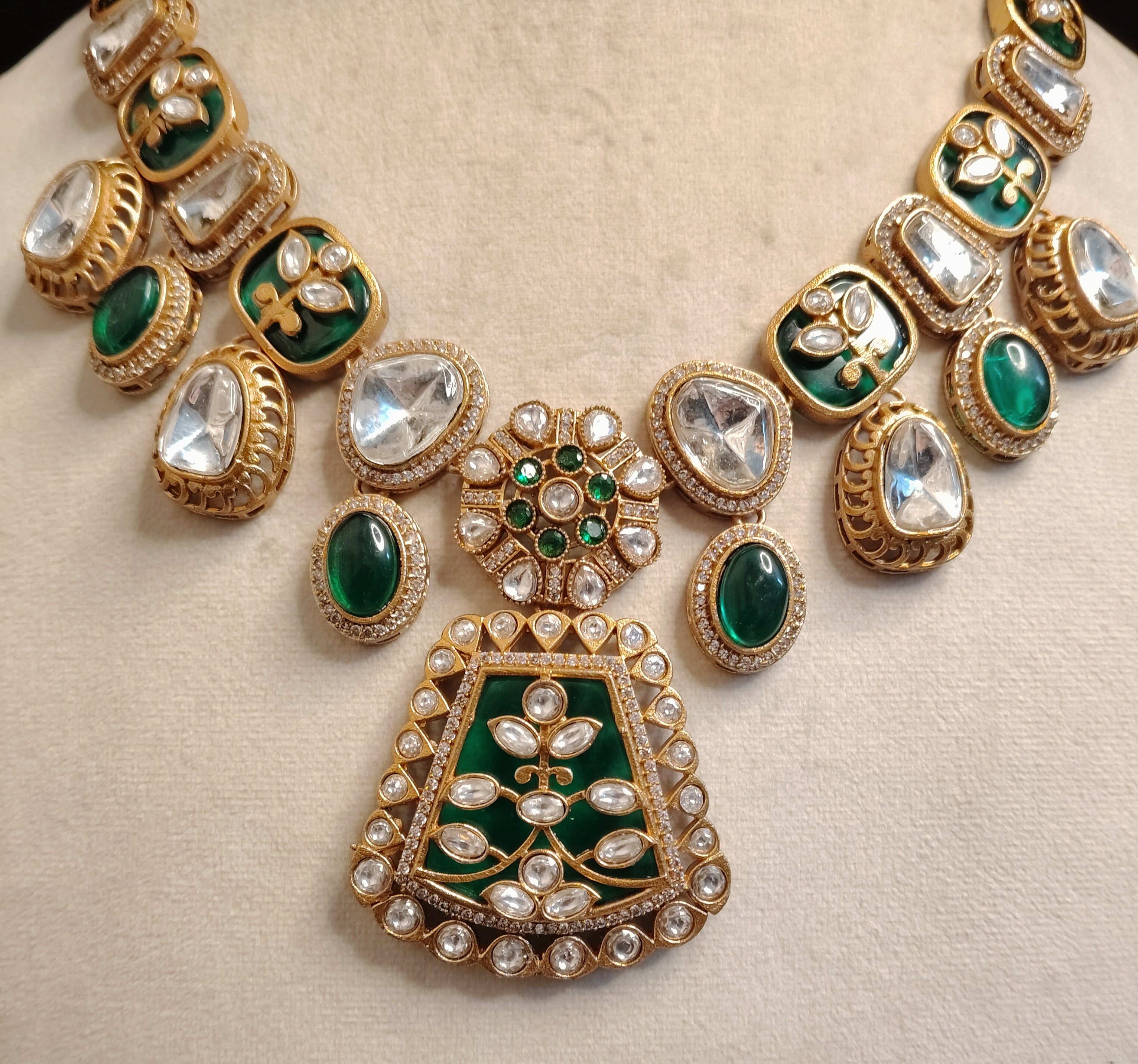 Ramsha Emerald Green and Gold Kundan Style Necklace Set Roz Jewellers.
