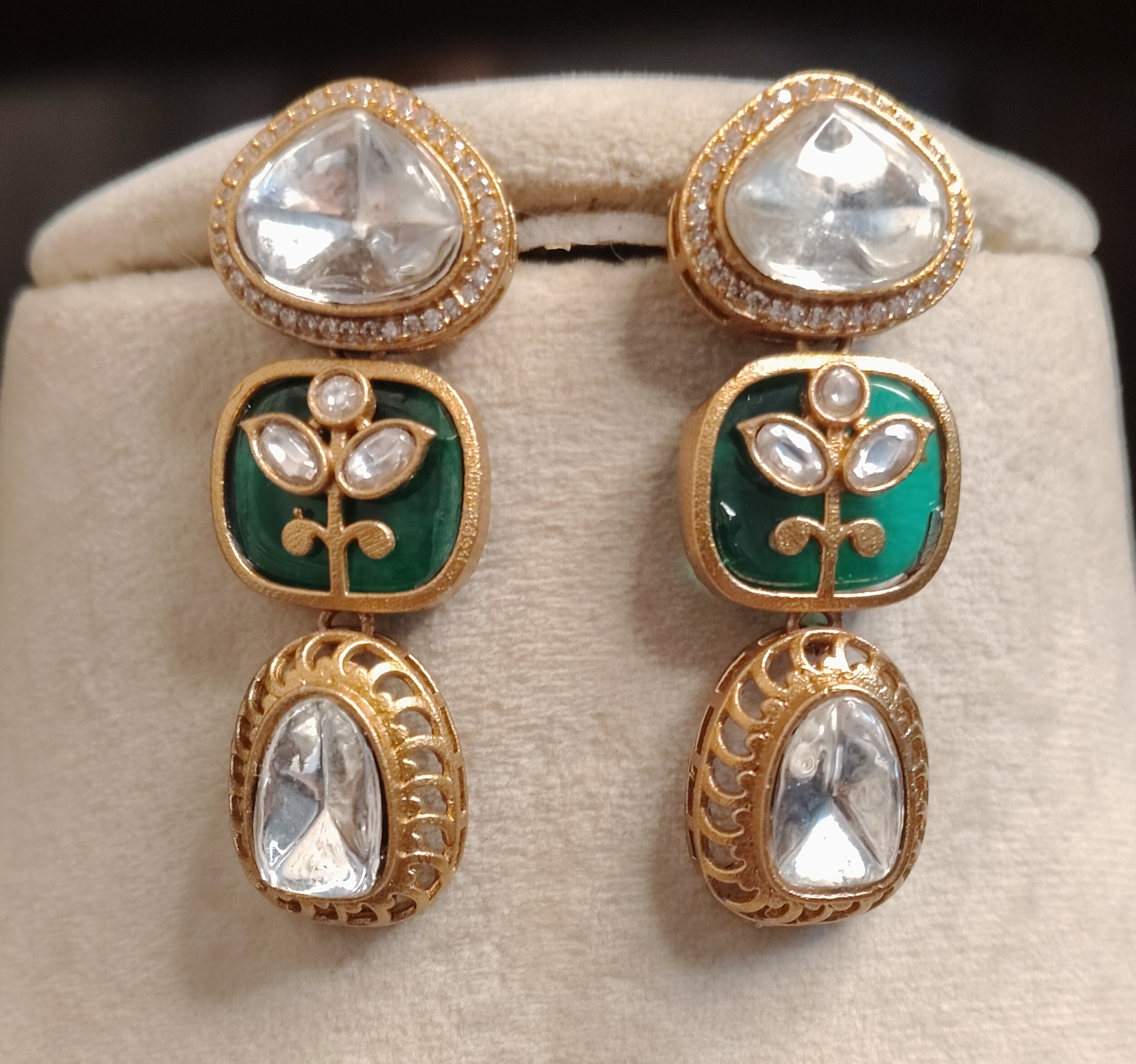 Ramsha Emerald Green and Gold Kundan Style Necklace Set Roz Jewellers.