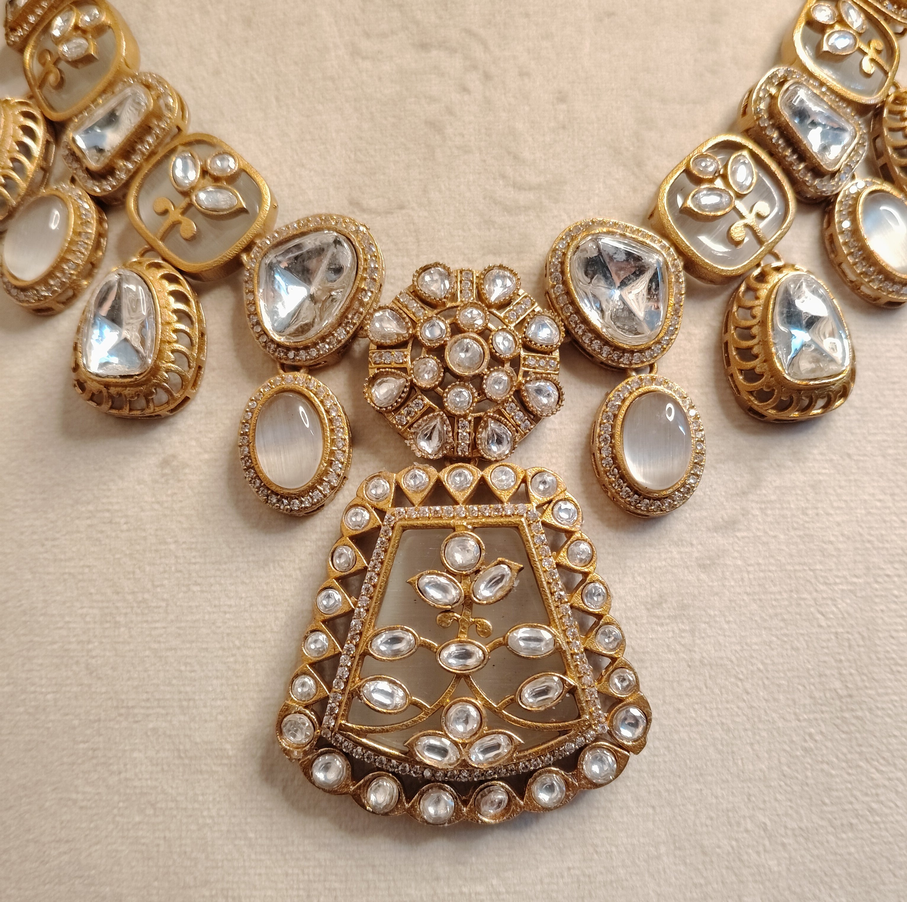 Simran Pakistani White and Gold Kundan Style Necklace Set Roz Jewellers.