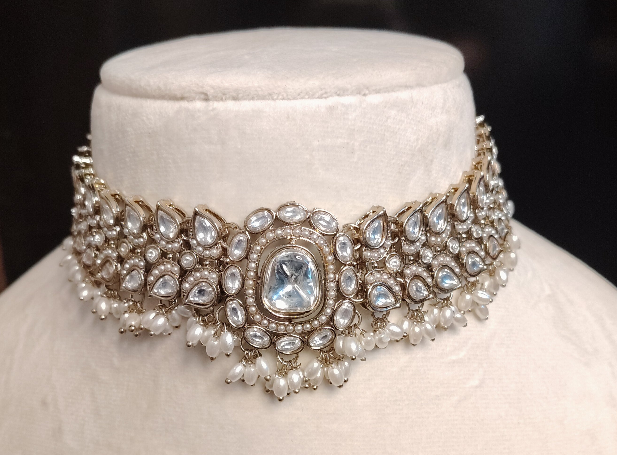 Indian Bridal Kundan Choker Set with Tikka & Earrings Roz Jewellers