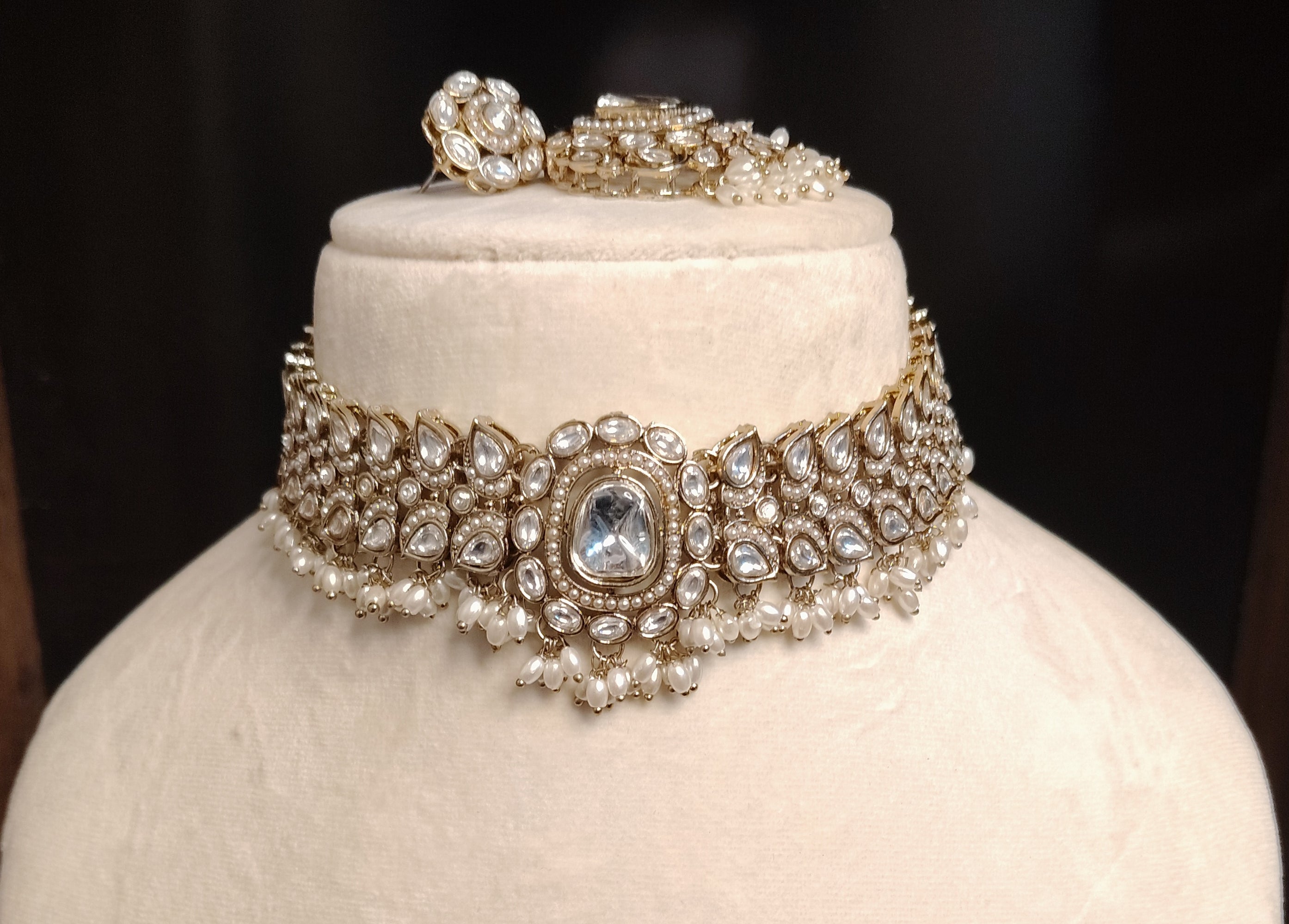 Indian Bridal Kundan Choker Set with Tikka & Earrings Roz Jewellers