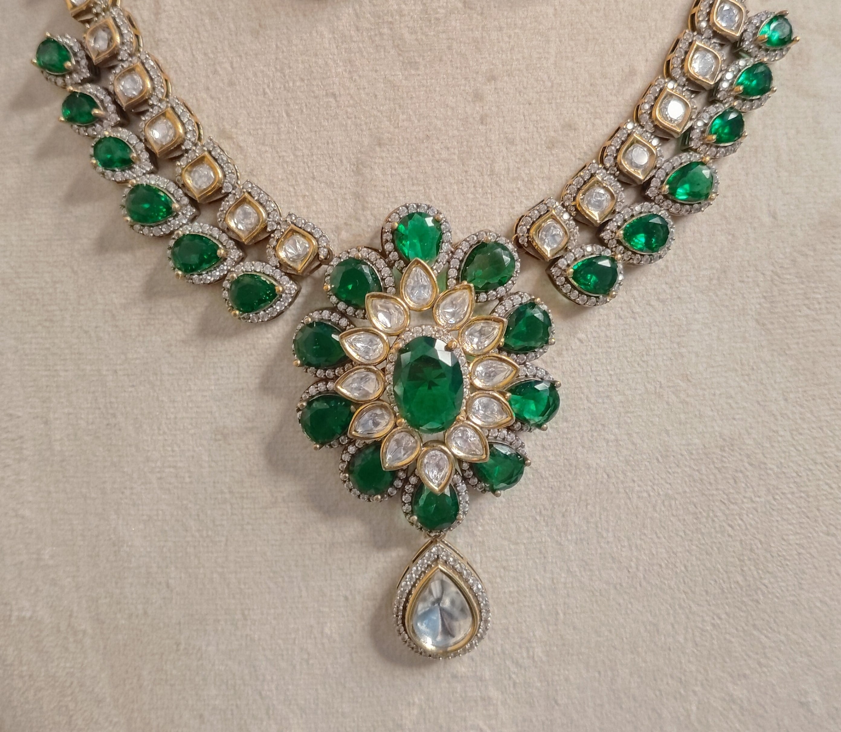Mahiba Pakistani Green Emerald Kundan Necklace Set Roz Jewellers.