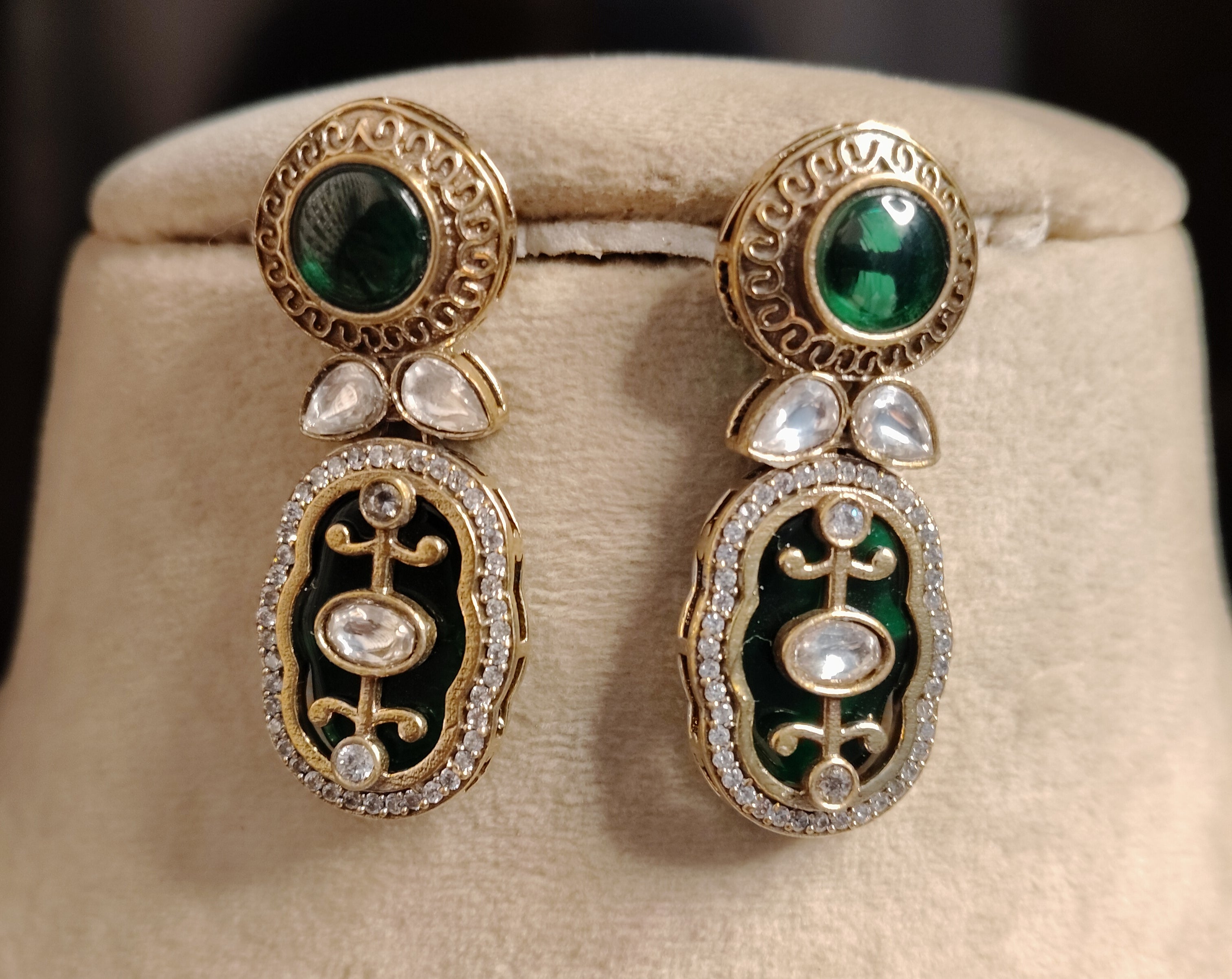 Rano Royal Emerald Kundan Choker Set With Matching Earring Roz Jewellers.