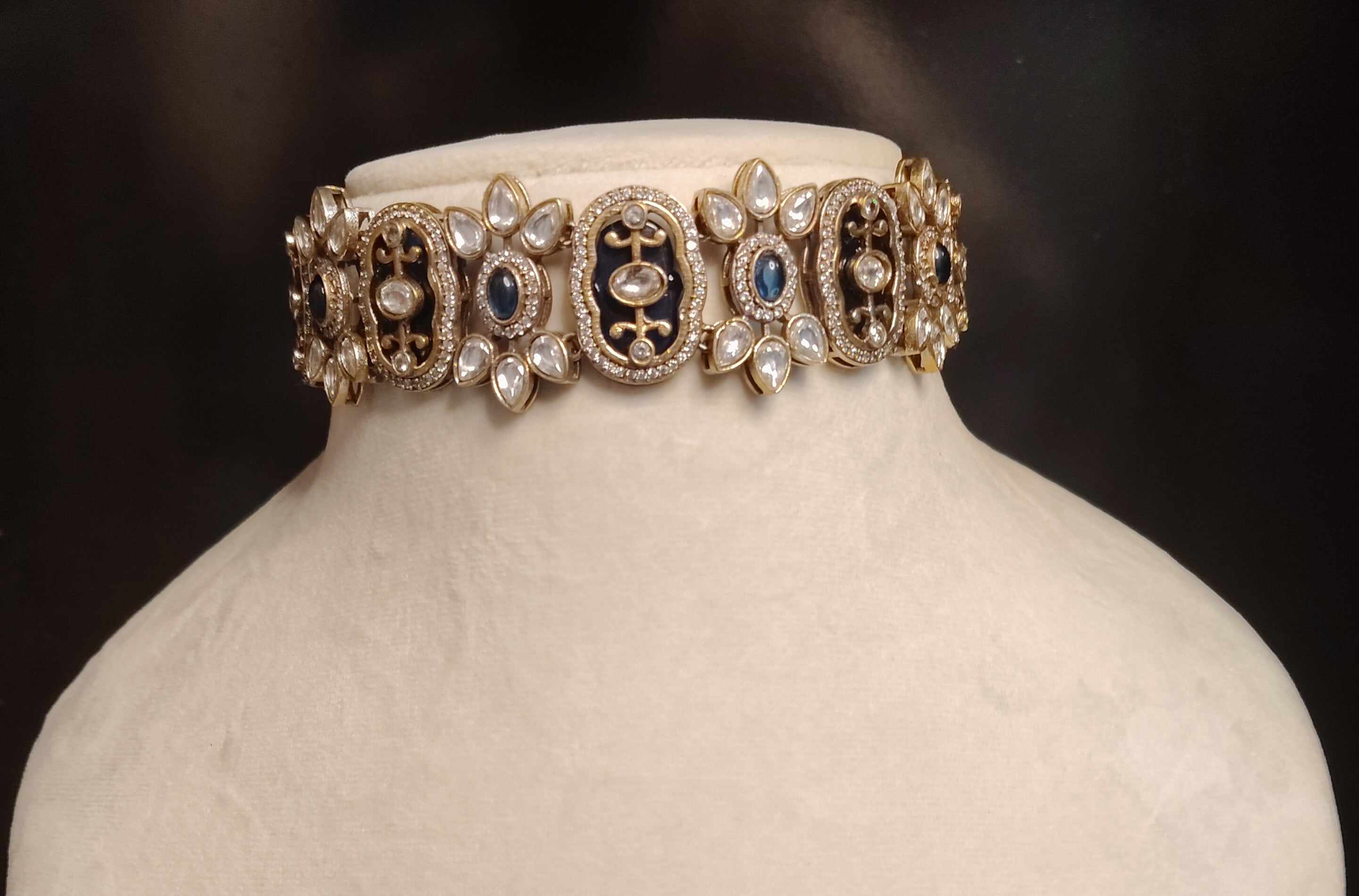 Gulista Wedding Blue Kundan Choker Set With Matching Earring Roz Jewellers.