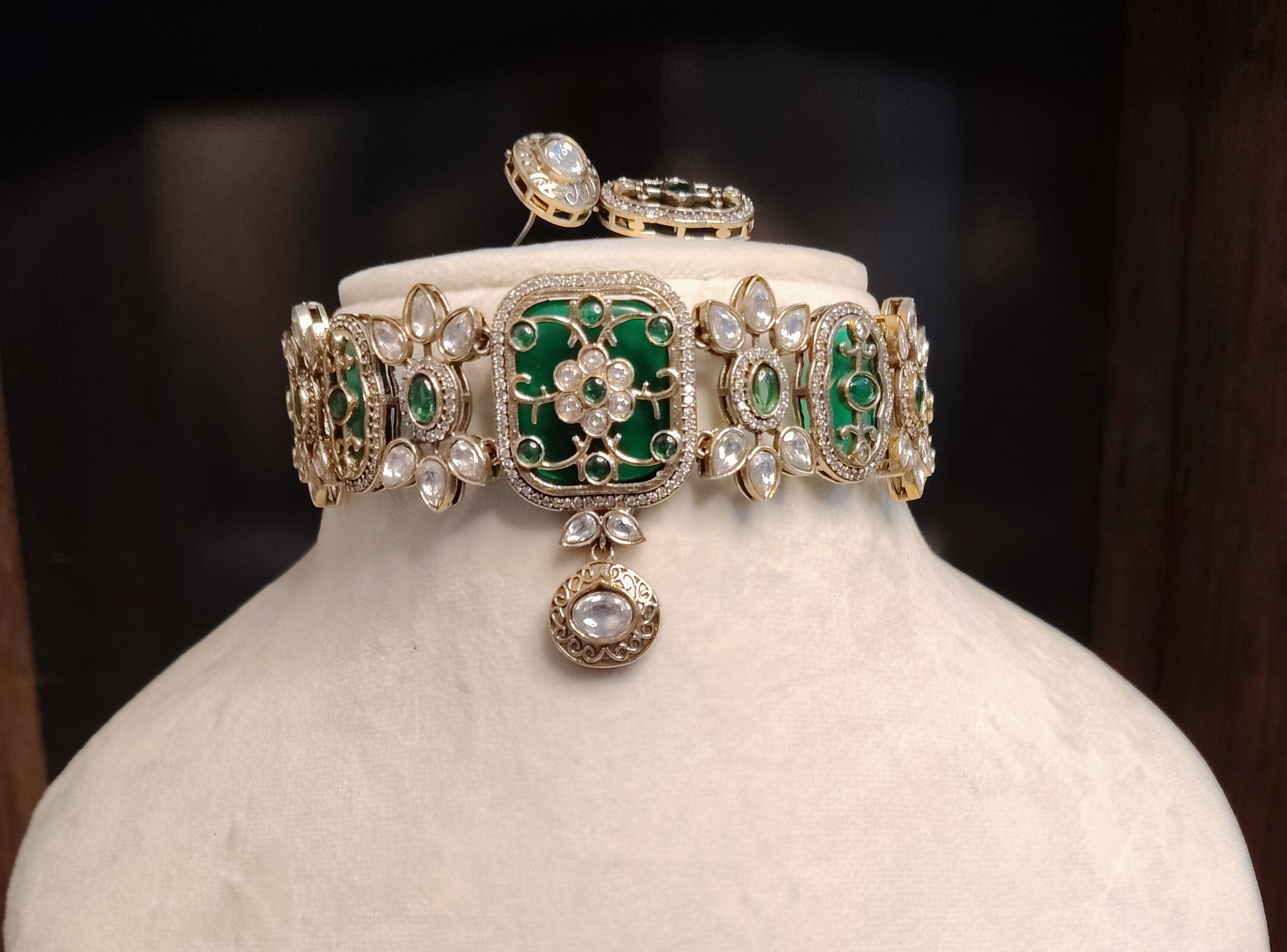 Ayzel Reception Emerald Kundan Choker Set With Matching Earrings Roz Jewellers.