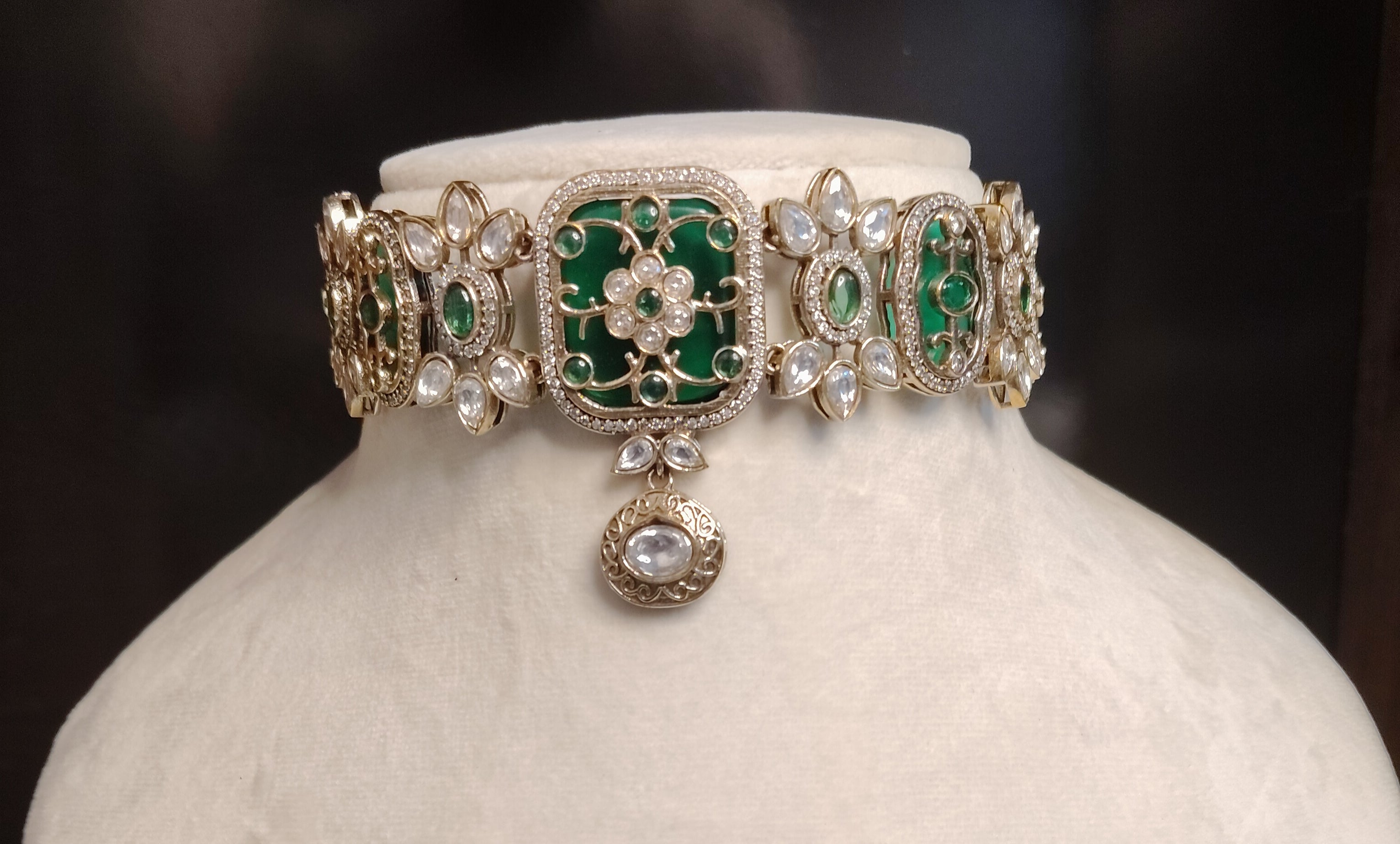 Ayzel Reception Emerald Kundan Choker Set With Matching Earrings Roz Jewellers.