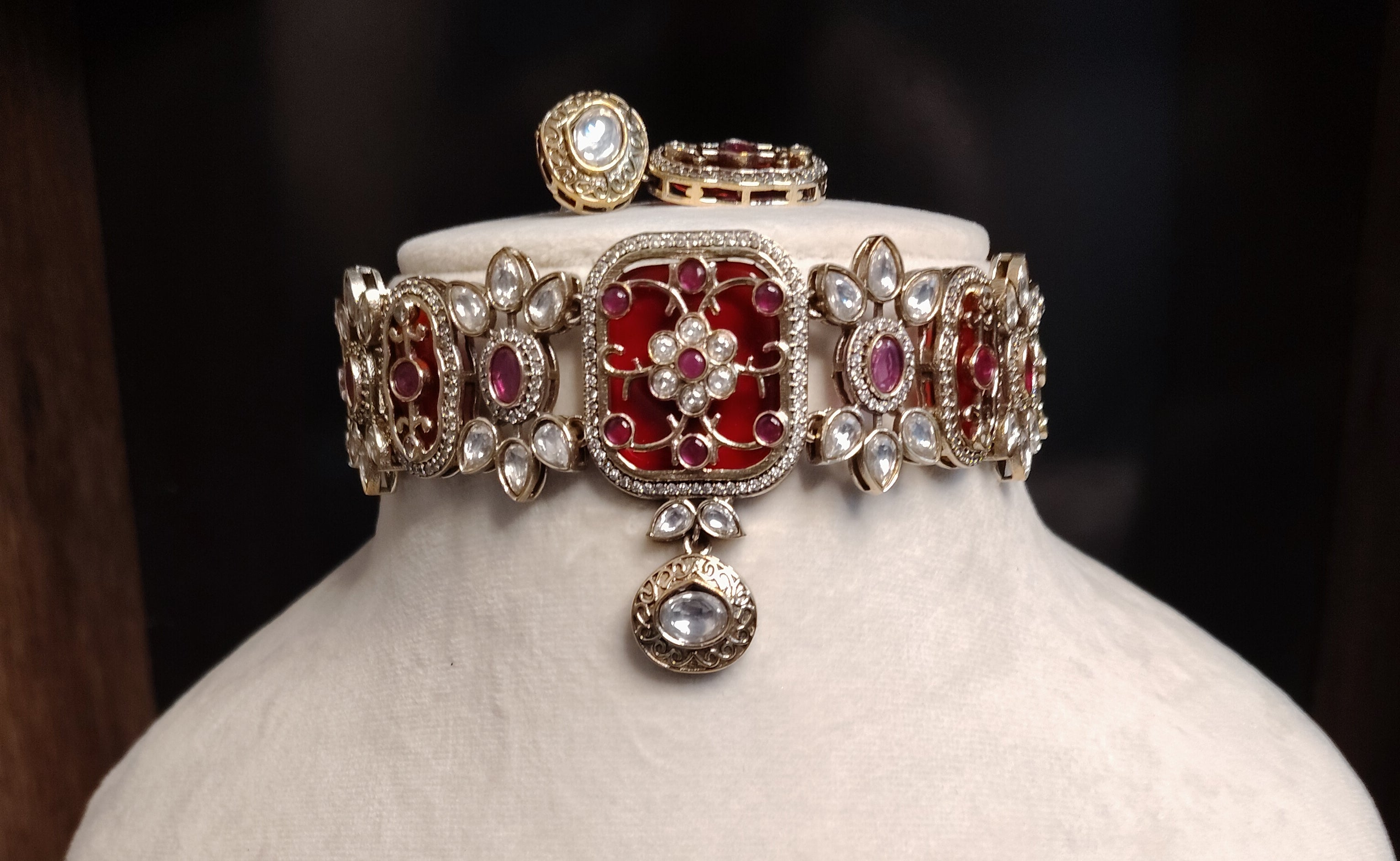 Sehr Classic Red Kundan Choker Set With Matching Earrings Roz Jewellers.