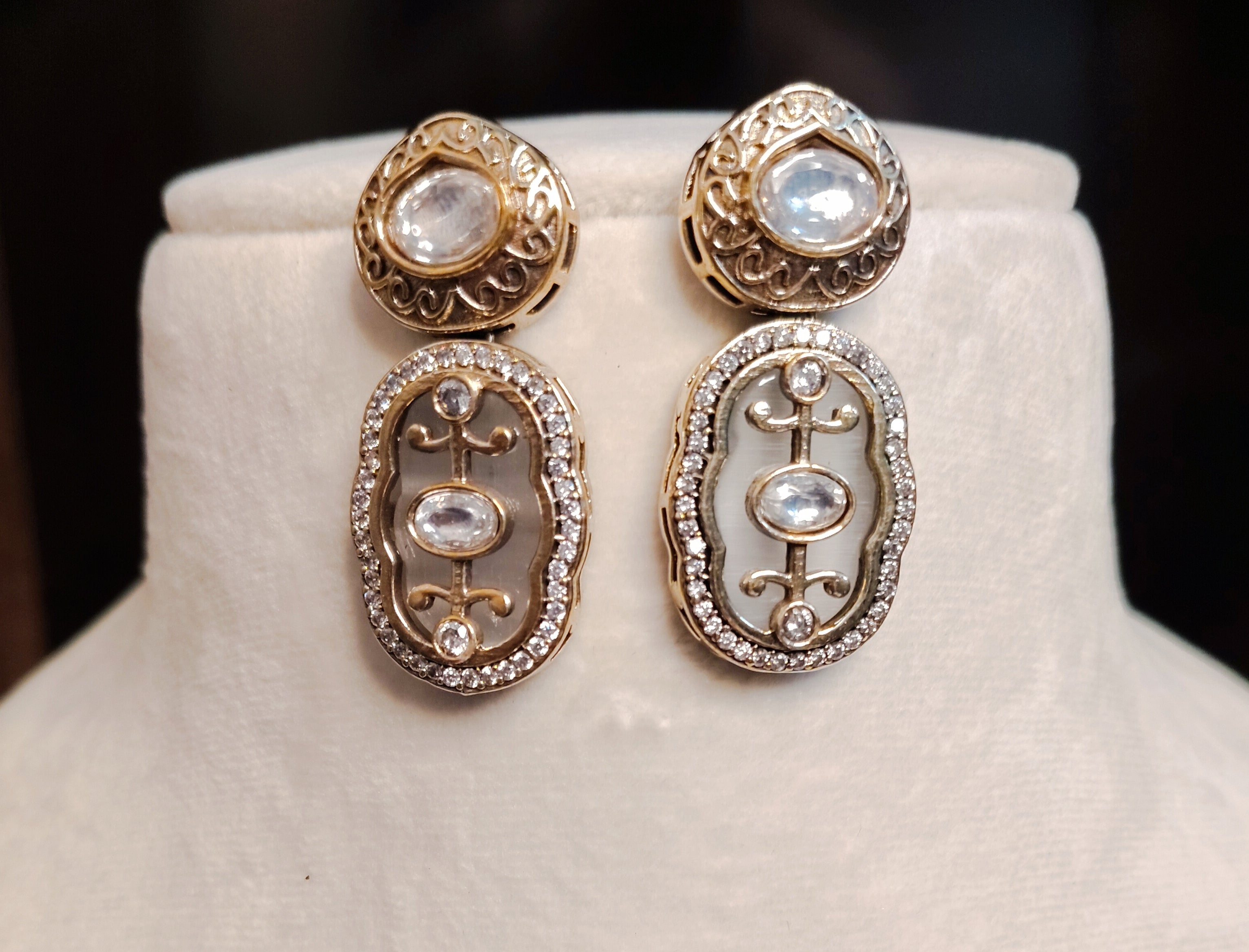 Nosheen Regal Pale Grey Kundan Choker Set With Matching Earrings Roz Jewellers.