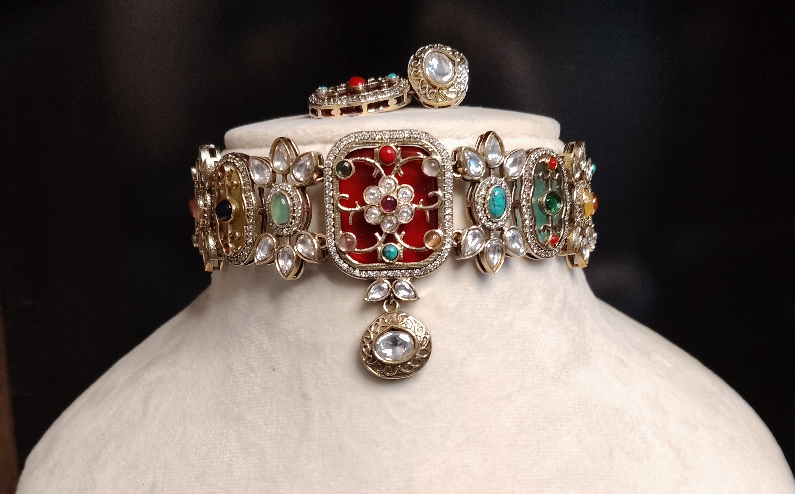 Qunta Wedding Multicolor Kundan Choker Set With Matching Earrings Roz Jewellers.