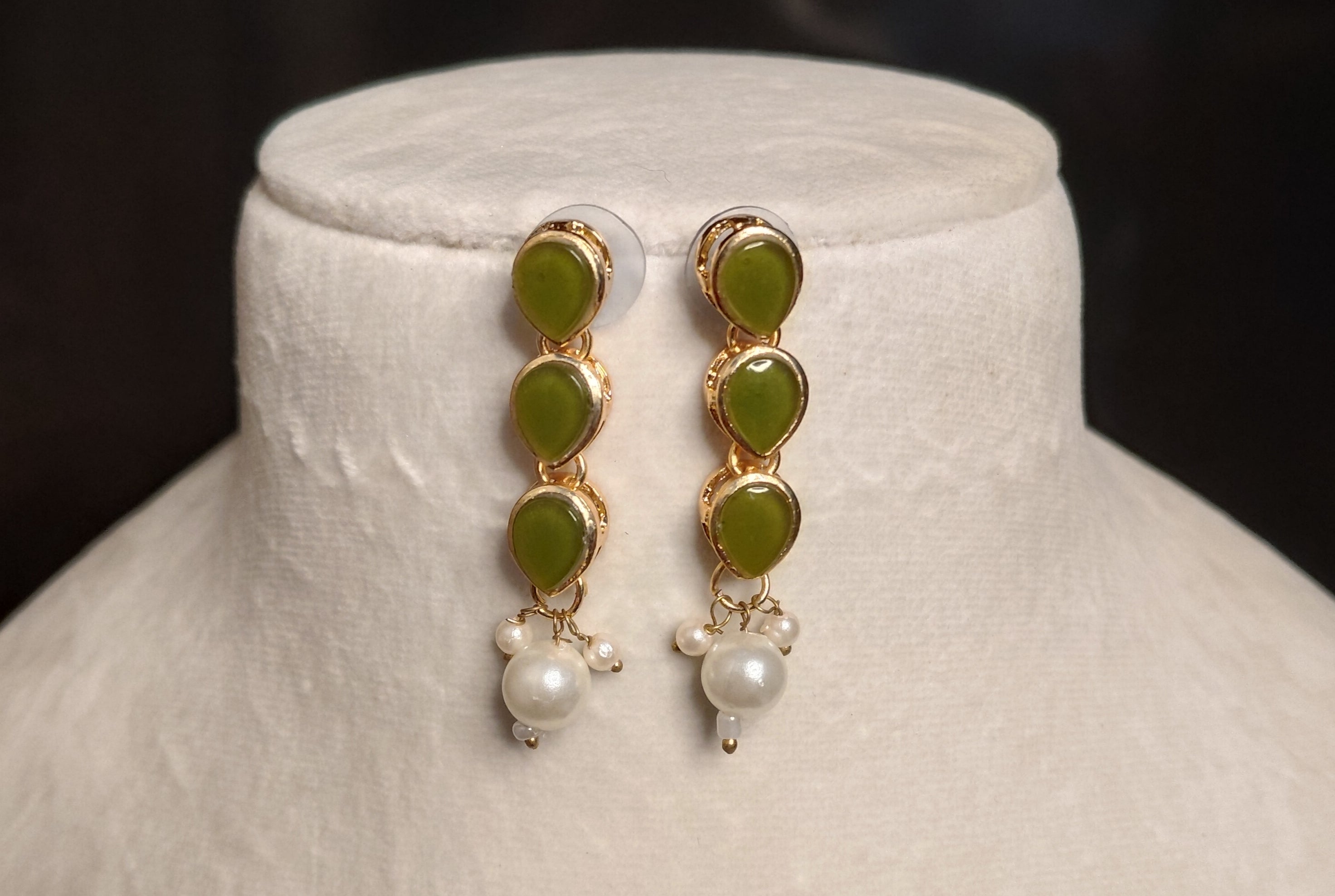 Luxury Olive Green Bezel-Set Stone Kundan Necklace with Pearl Earrings Roz Jewellers