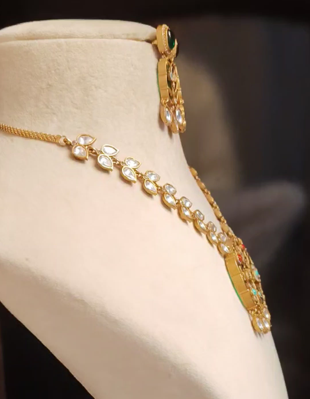Raneem Emerald Green Royal Kundan Inlay Necklace Set Roz Jewellers.